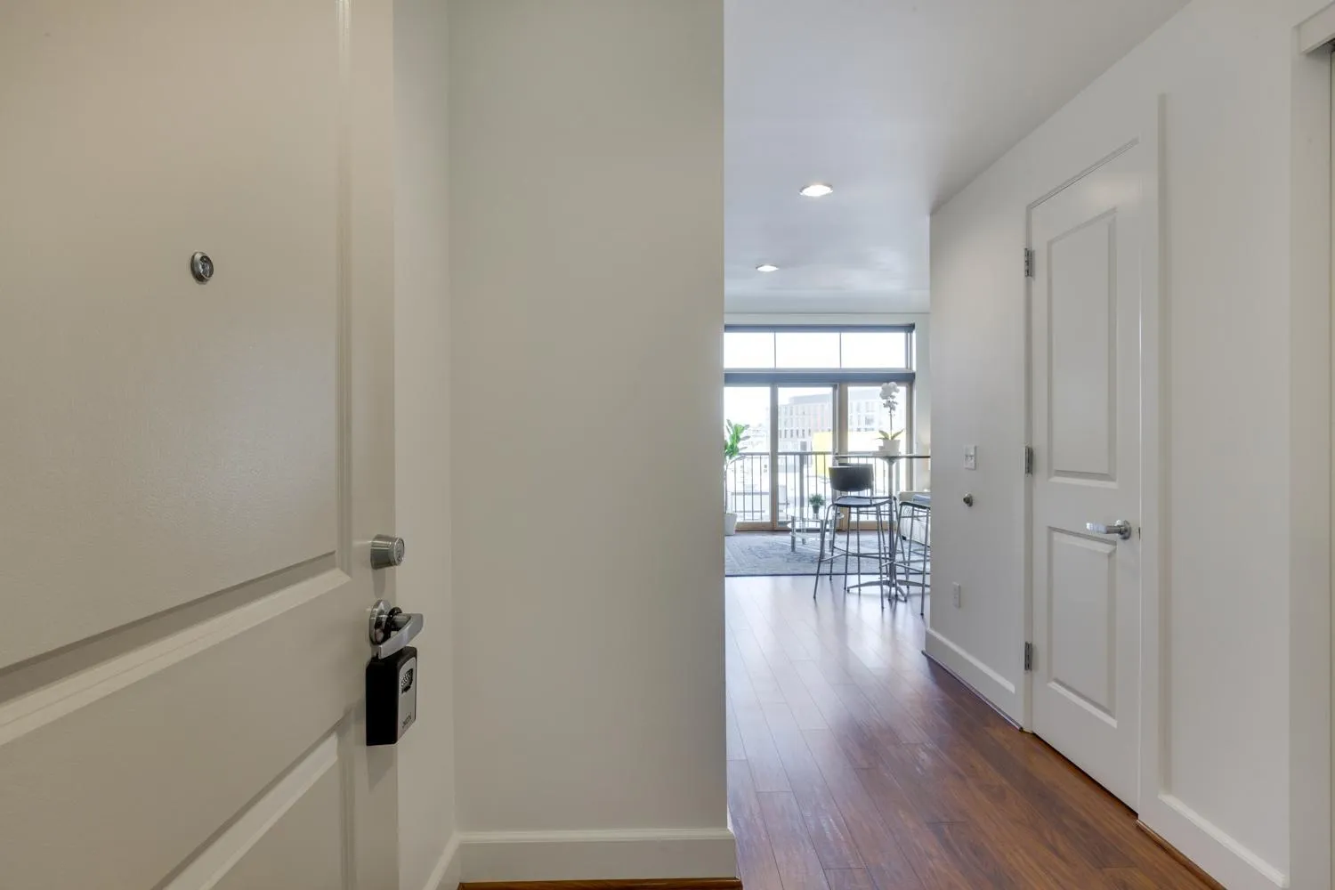 Facade/entrance in Renu Suites at The Burlington Portland