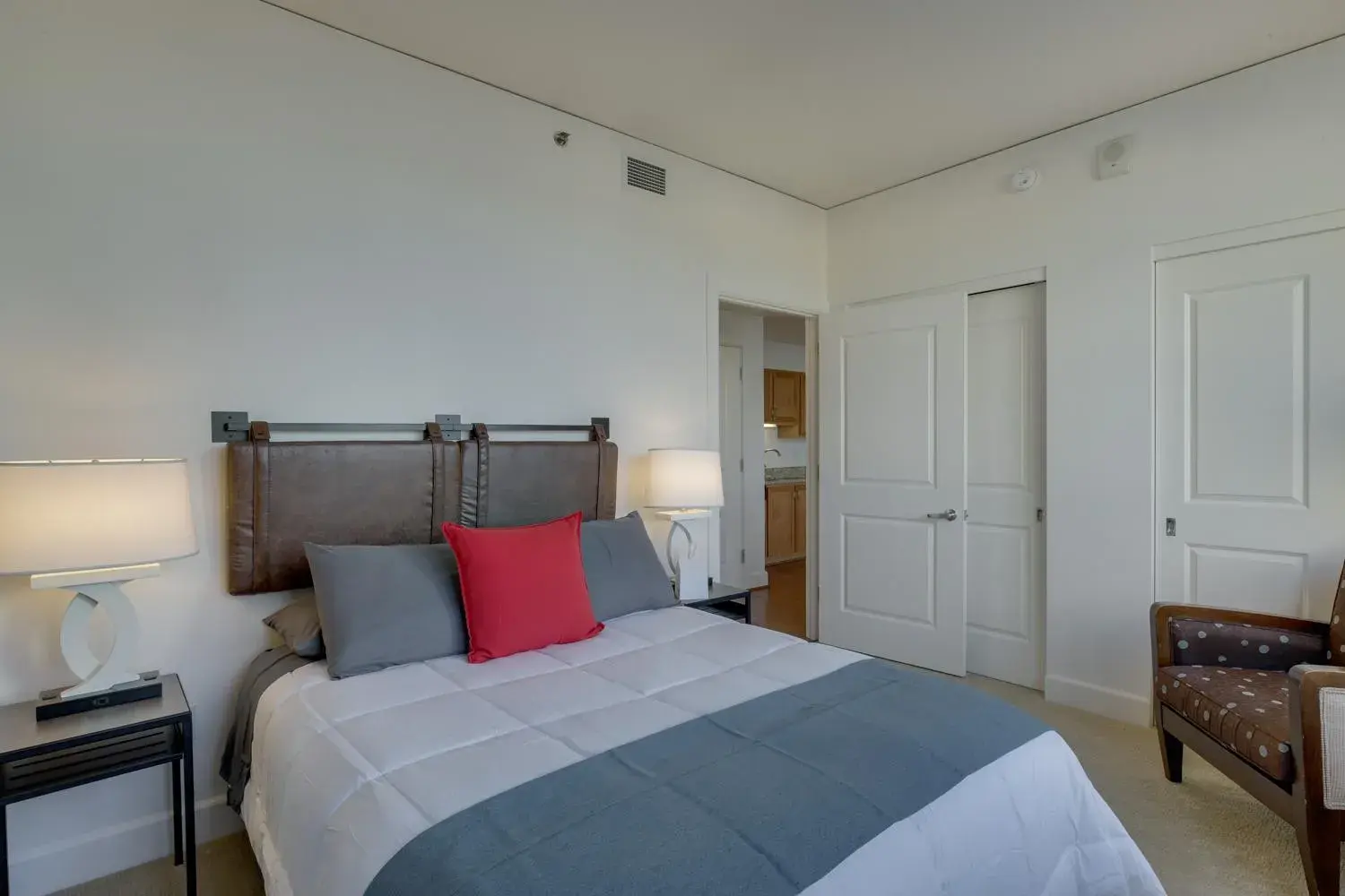 One-Bedroom Apartment in Renu Suites at The Burlington Portland One-Bedroom Apartment in Renu Suites at The Burlington Portland