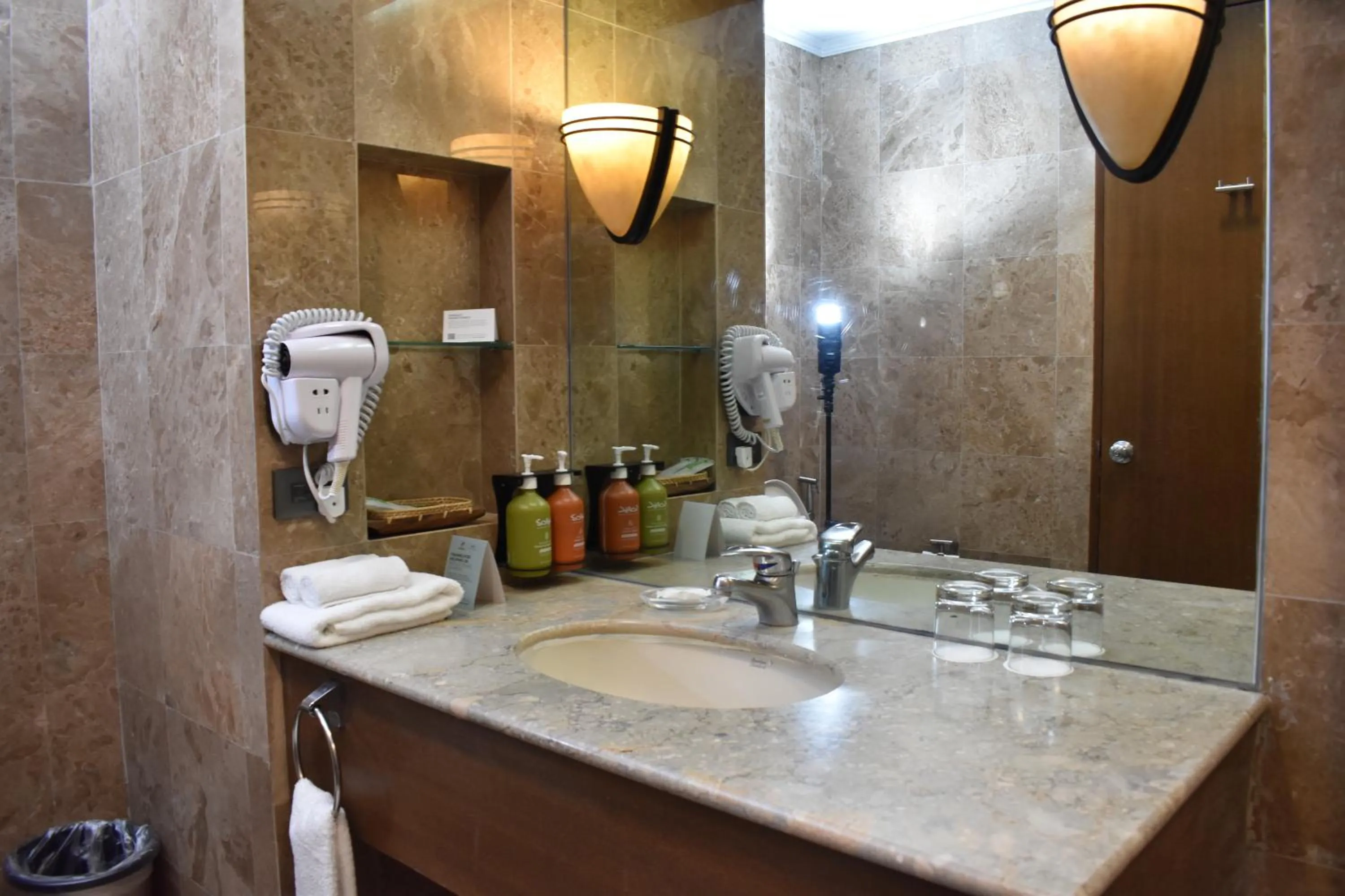 Bathroom in Holiday Inn & Suites Batangas LimaPark by IHG
