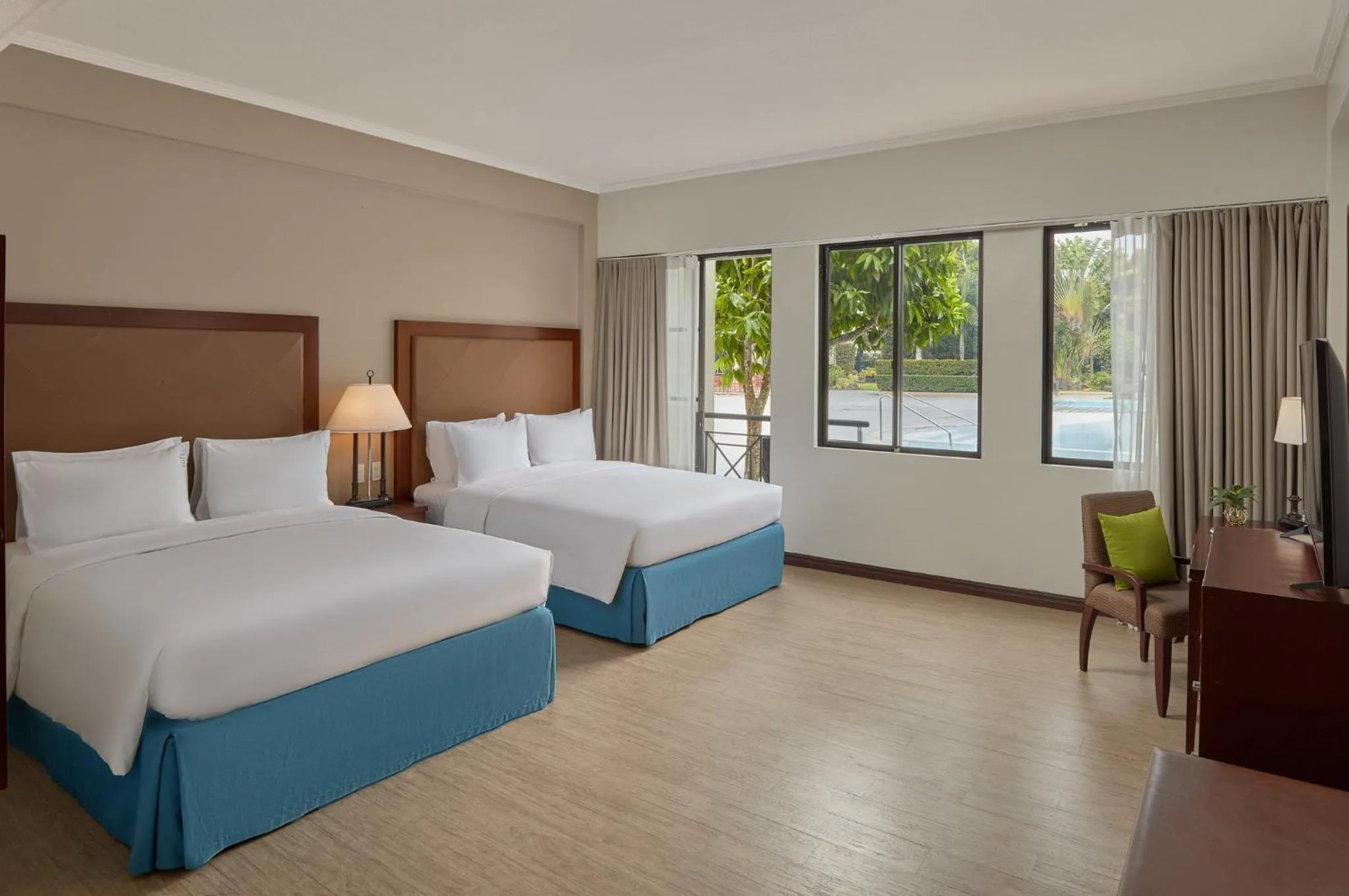 Photo of the whole room, Bed in Holiday Inn & Suites Batangas LimaPark by IHG