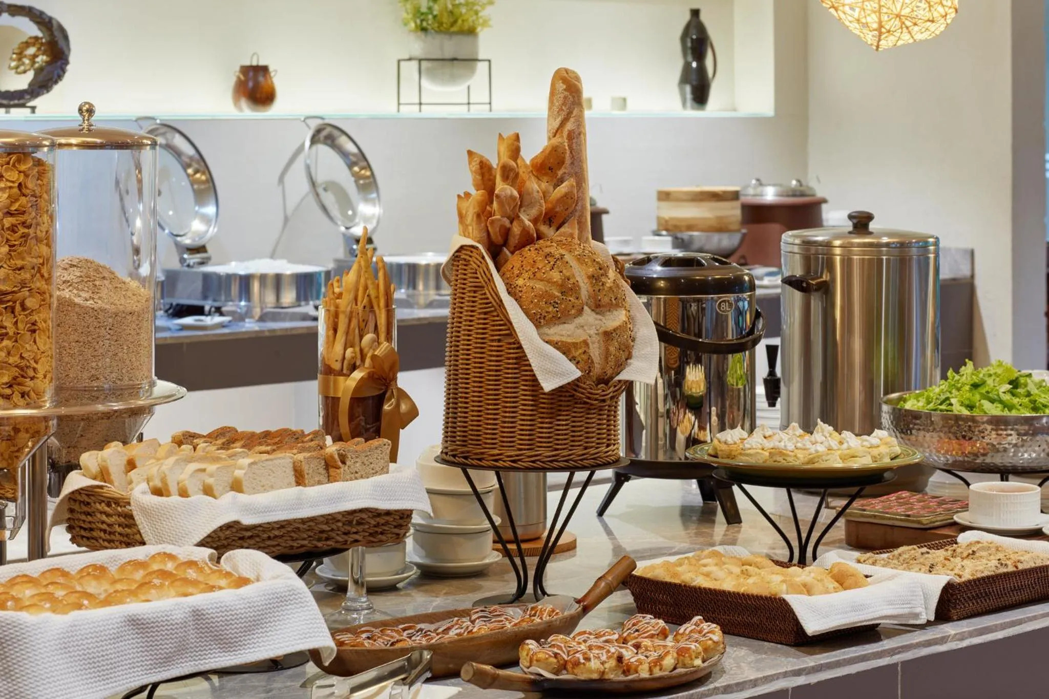 Restaurant/places to eat in Holiday Inn & Suites Batangas LimaPark by IHG