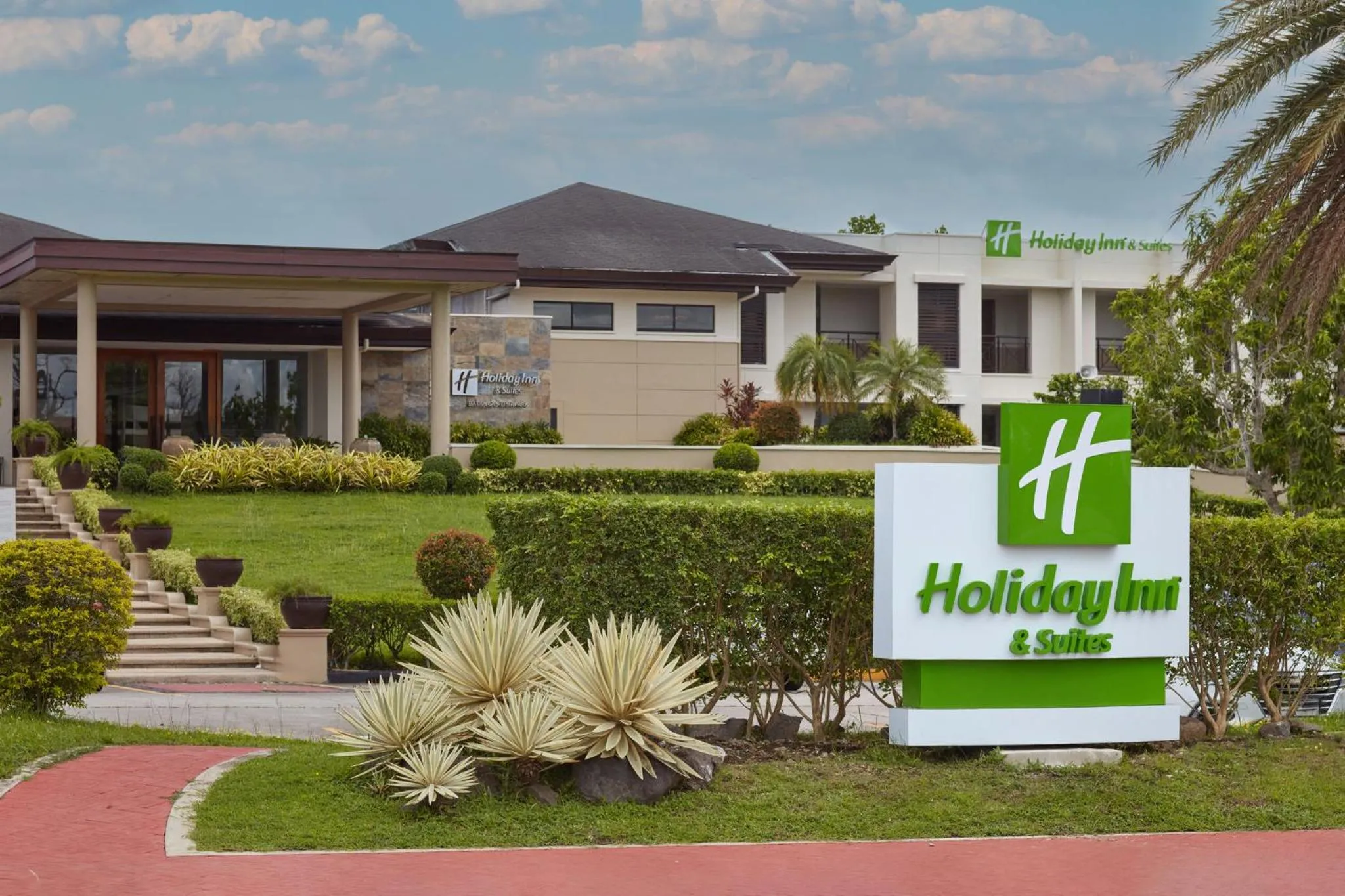 Property building in Holiday Inn & Suites Batangas LimaPark by IHG