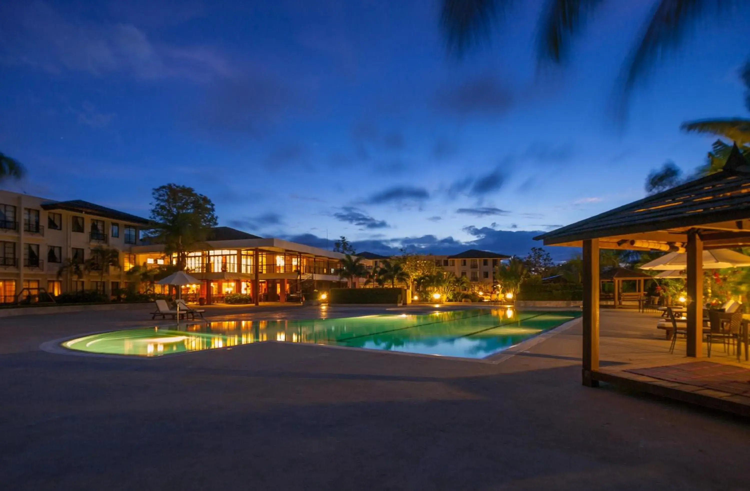 Swimming pool in Holiday Inn & Suites Batangas LimaPark by IHG Swimming pool in Holiday Inn & Suites Batangas LimaPark by IHG