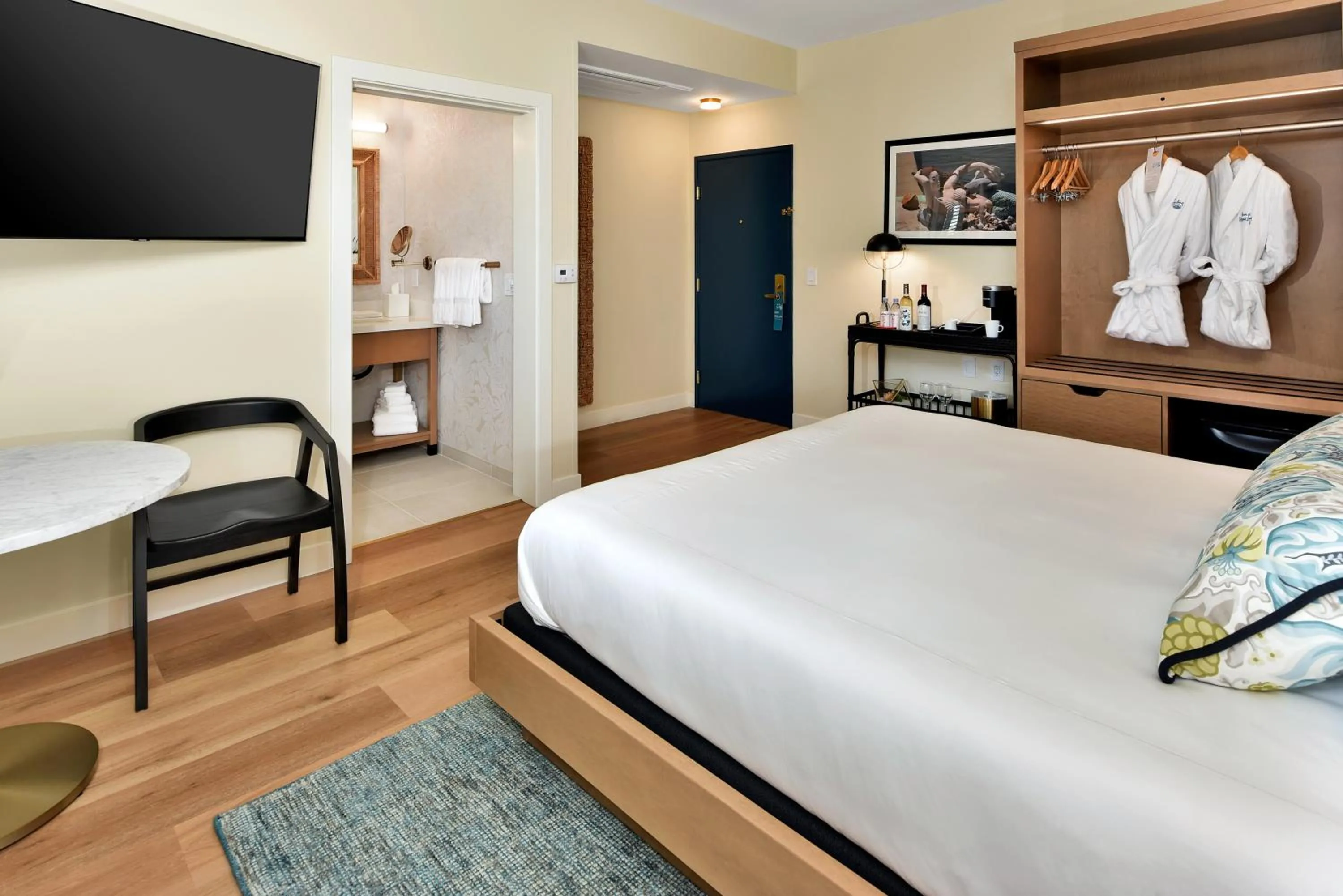Photo of the whole room, Bed in Inn At Rose's Landing
