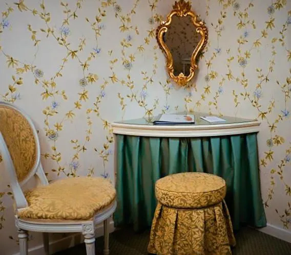 Seating area in Hotel Hohenstauffen