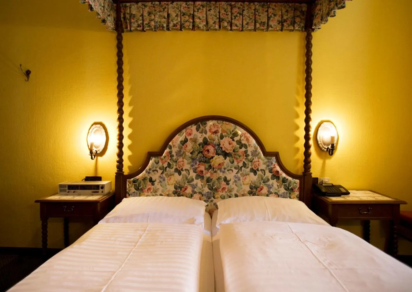 Bed in Hotel Hohenstauffen