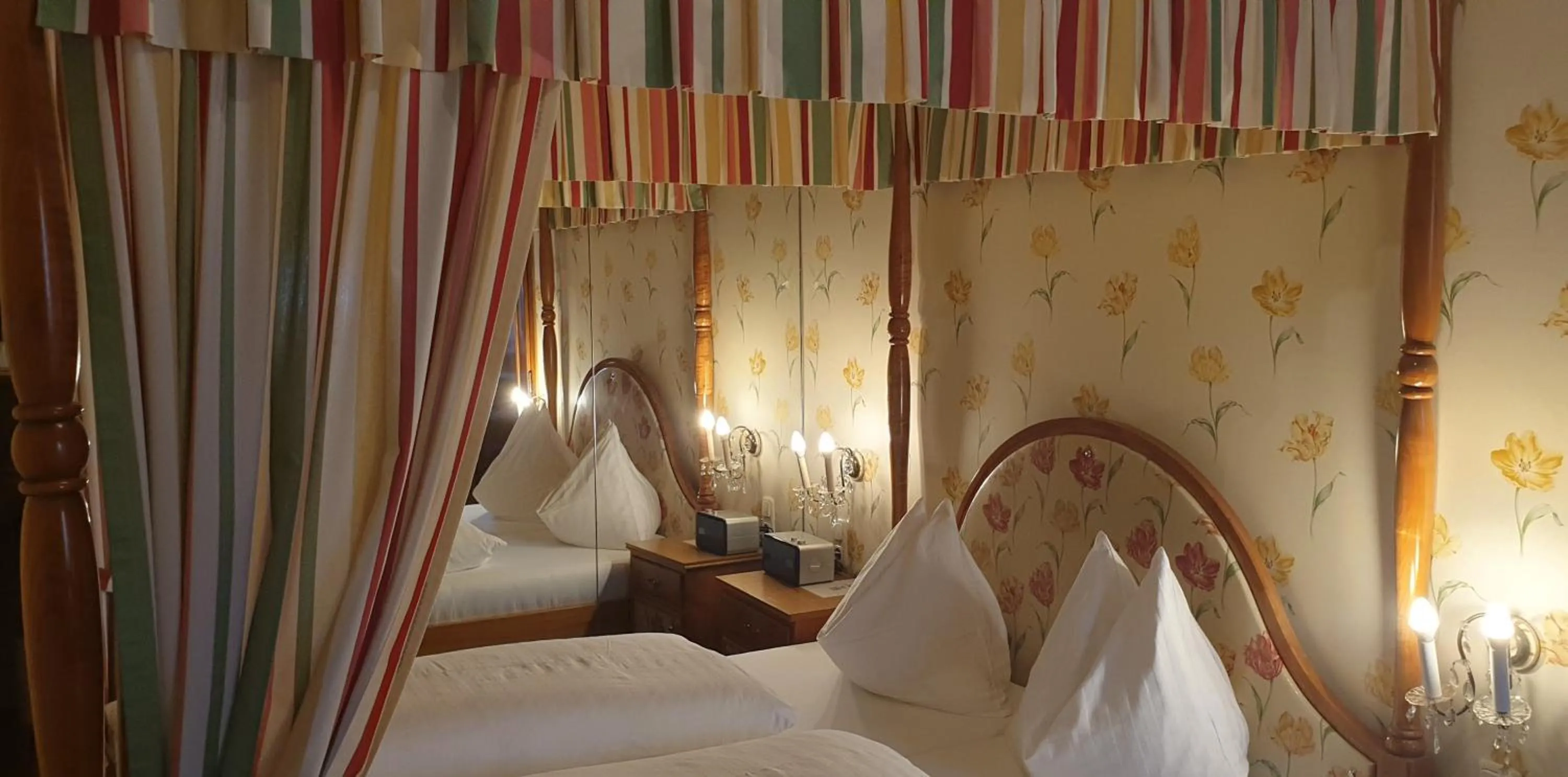 Bed in Hotel Hohenstauffen