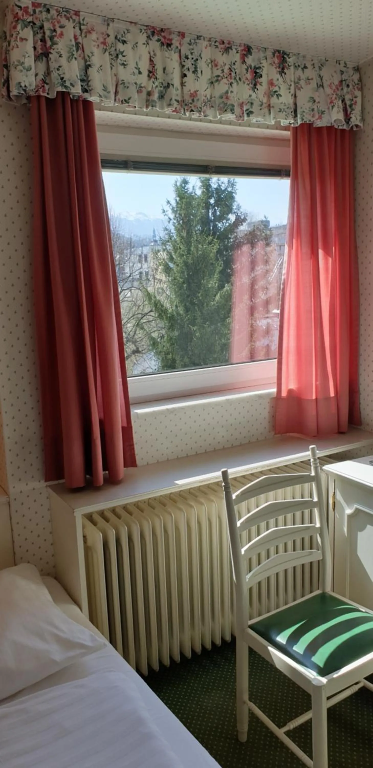 Bed in Hotel Hohenstauffen