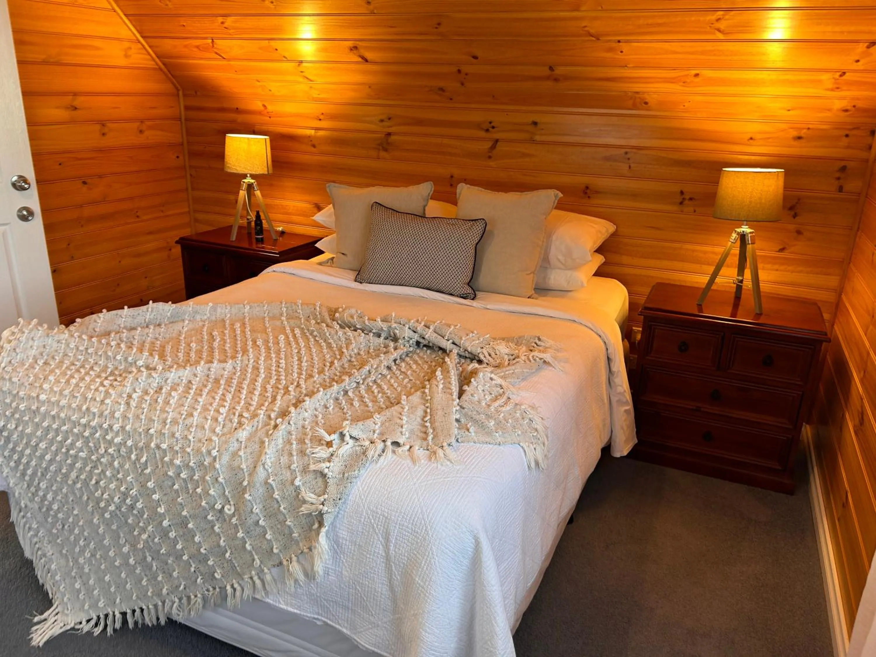Dunes - Elegant Beach Villa with huge heated swim spa