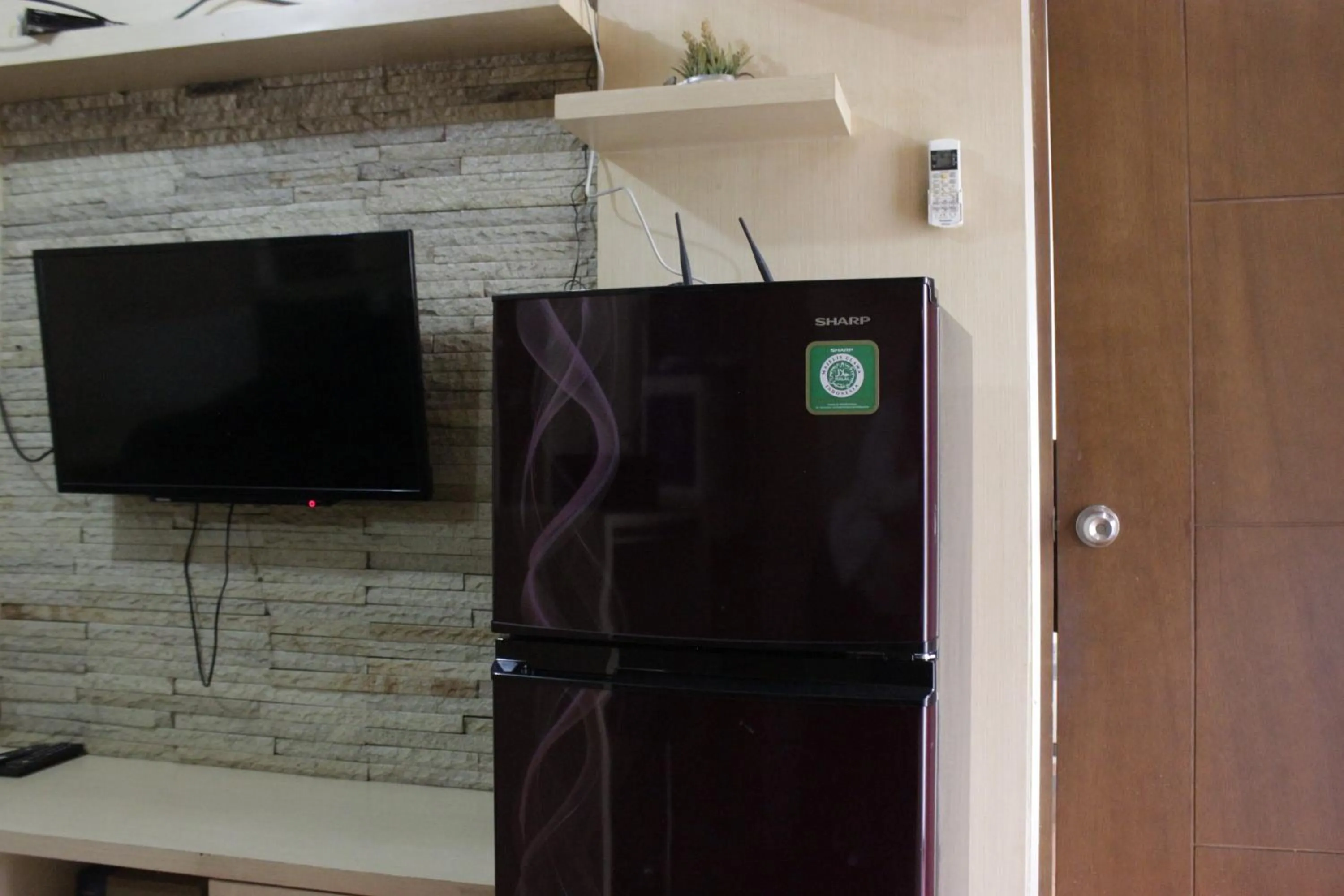 Private & Stylish 2BR at Gateway Apartment Ahmad Yani Cicadas By Travelio