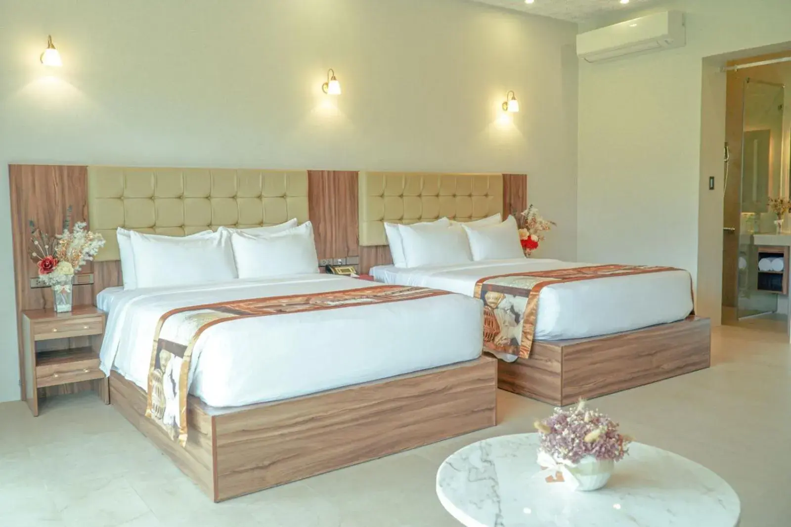 Bed in Rancho Bernardo Luxury Villas and Resort Bed in Rancho Bernardo Luxury Villas and Resort