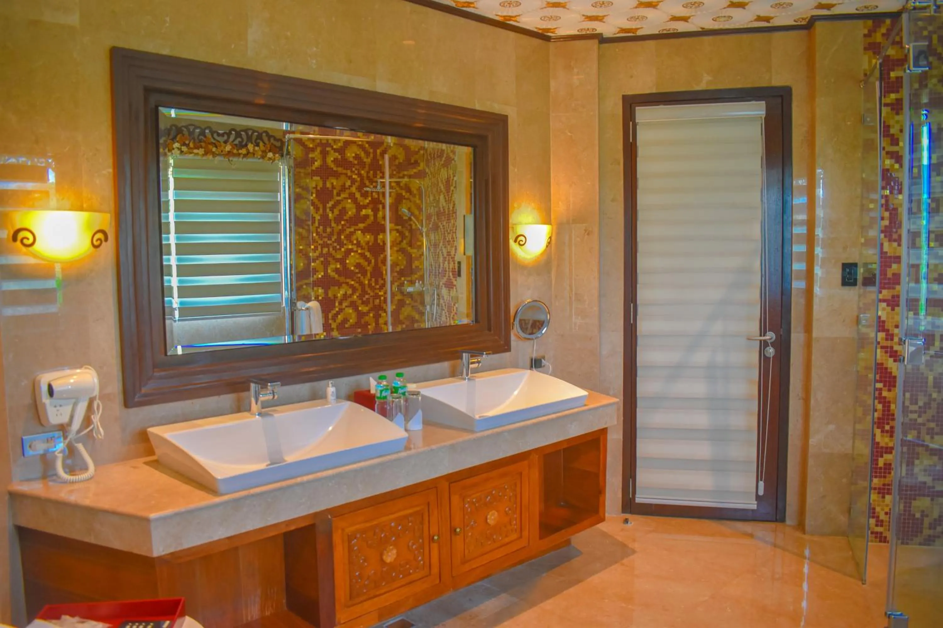 Shower in Rancho Bernardo Luxury Villas and Resort