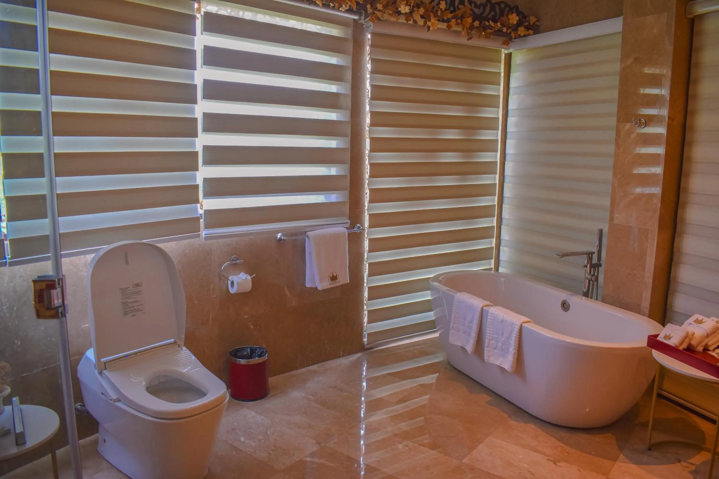 Toilet in Rancho Bernardo Luxury Villas and Resort