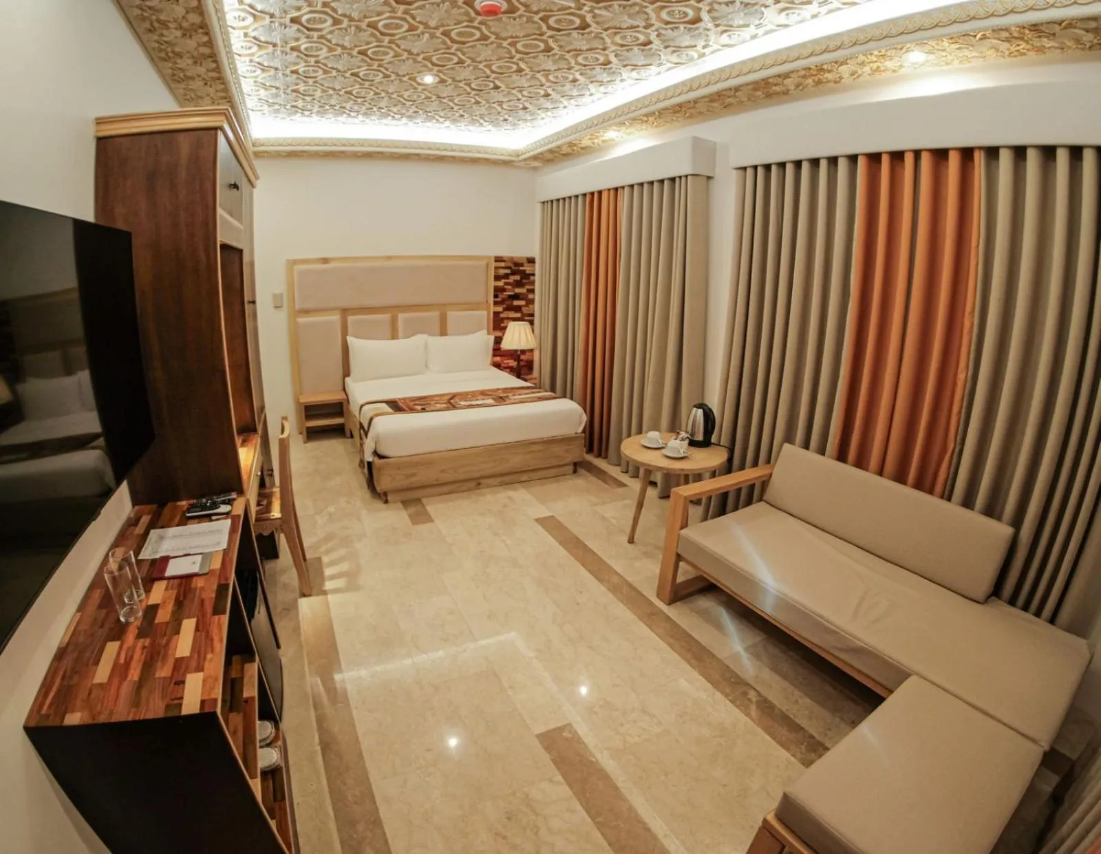 Bed in Rancho Bernardo Luxury Villas and Resort