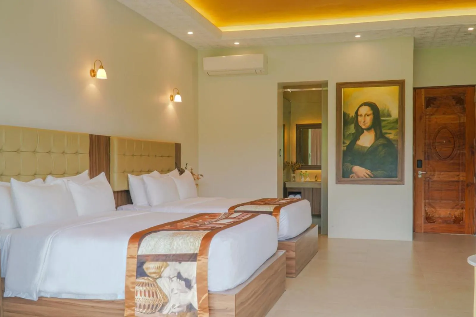 Photo of the whole room, Bed in Rancho Bernardo Luxury Villas and Resort