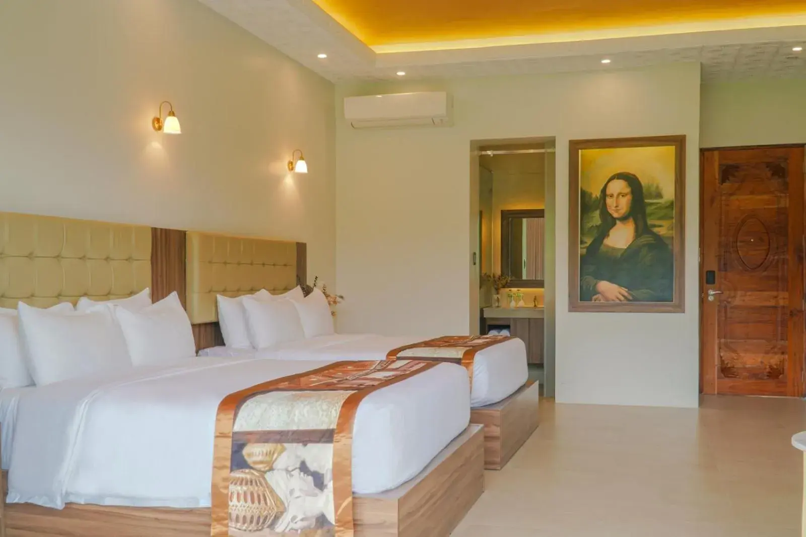 Photo of the whole room, Bed in Rancho Bernardo Luxury Villas and Resort Photo of the whole room, Bed in Rancho Bernardo Luxury Villas and Resort