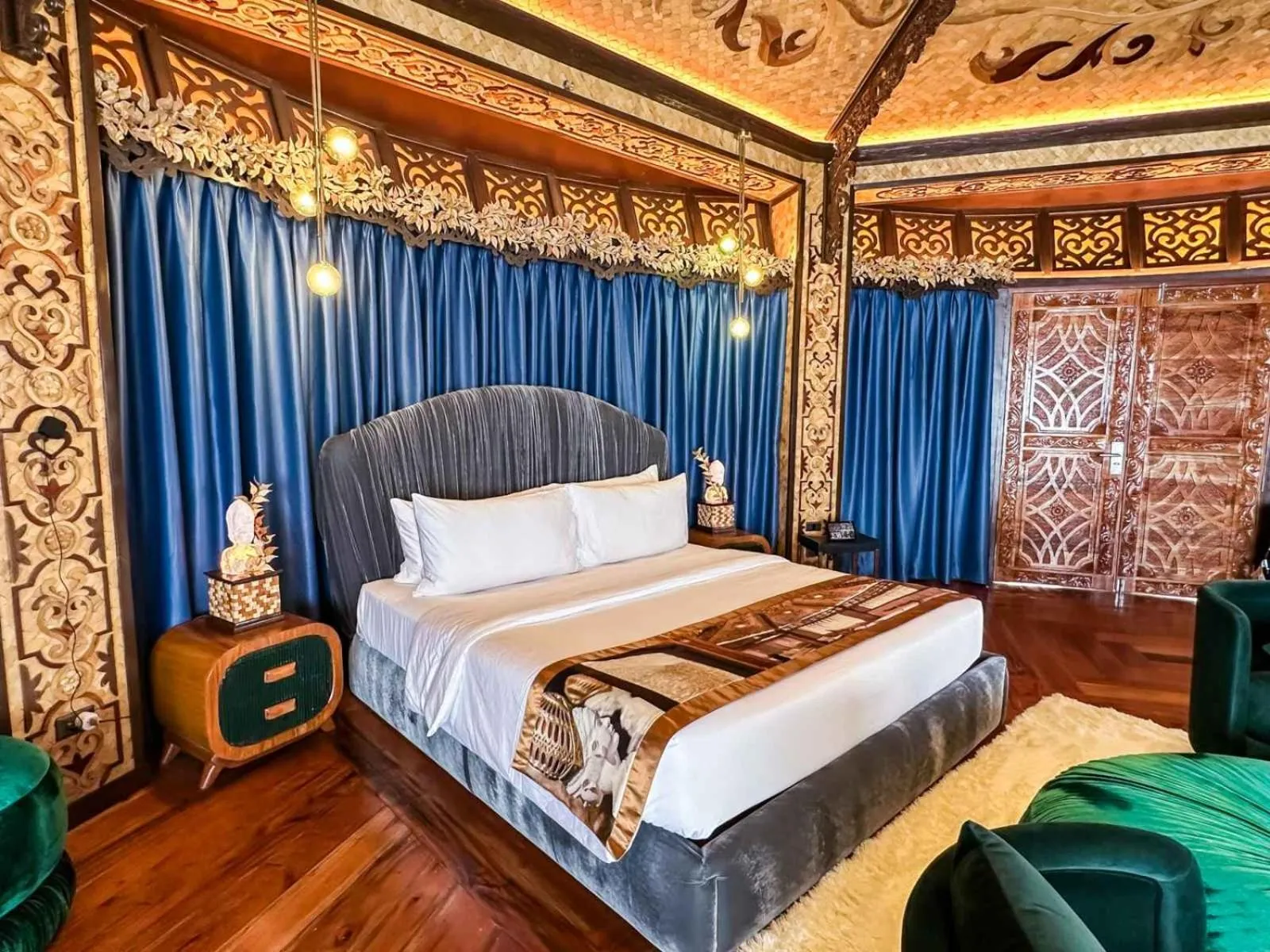 Bed in Rancho Bernardo Luxury Villas and Resort