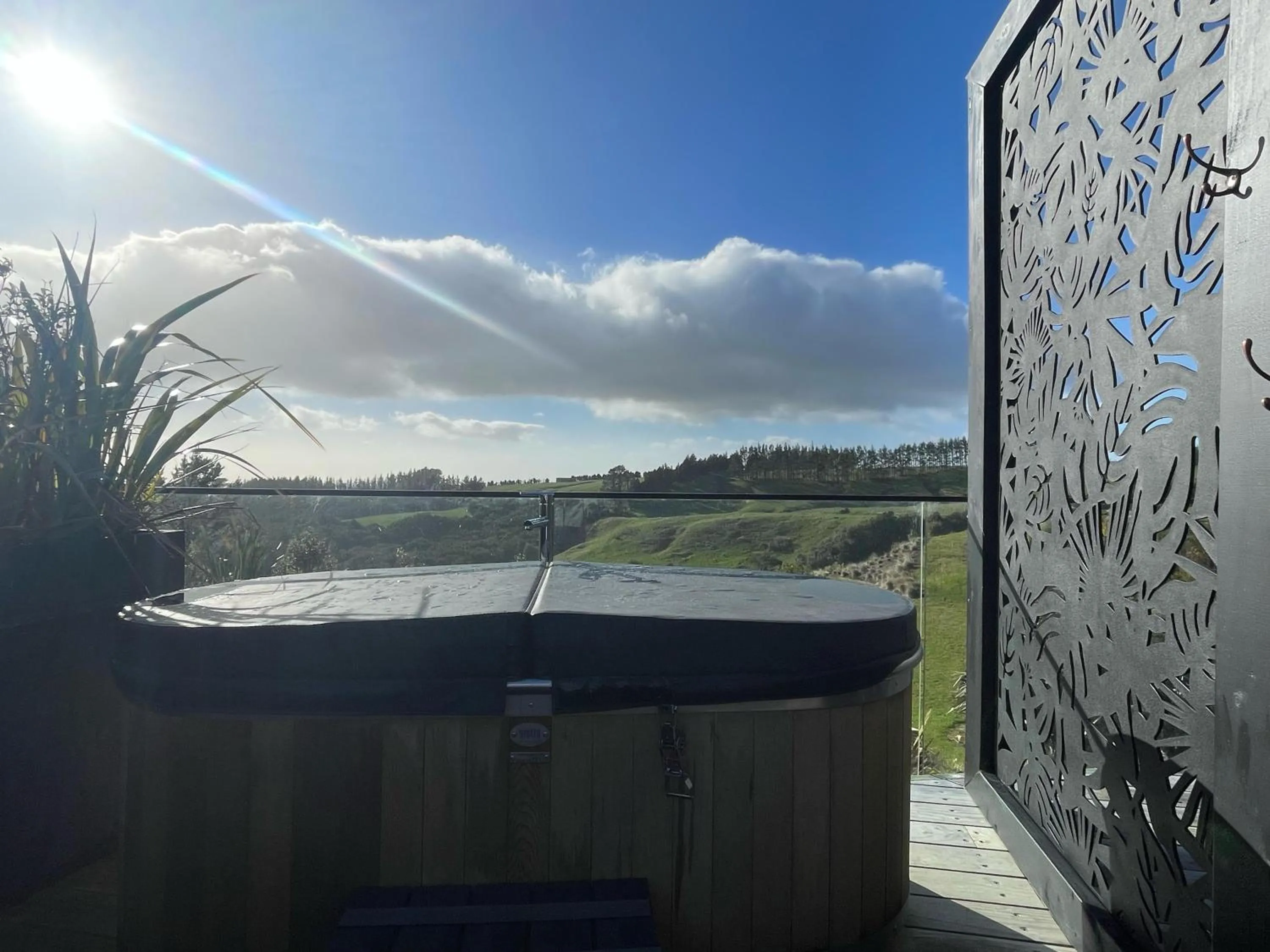 Open Air Bath in Mangorei Heights - New Plymouth