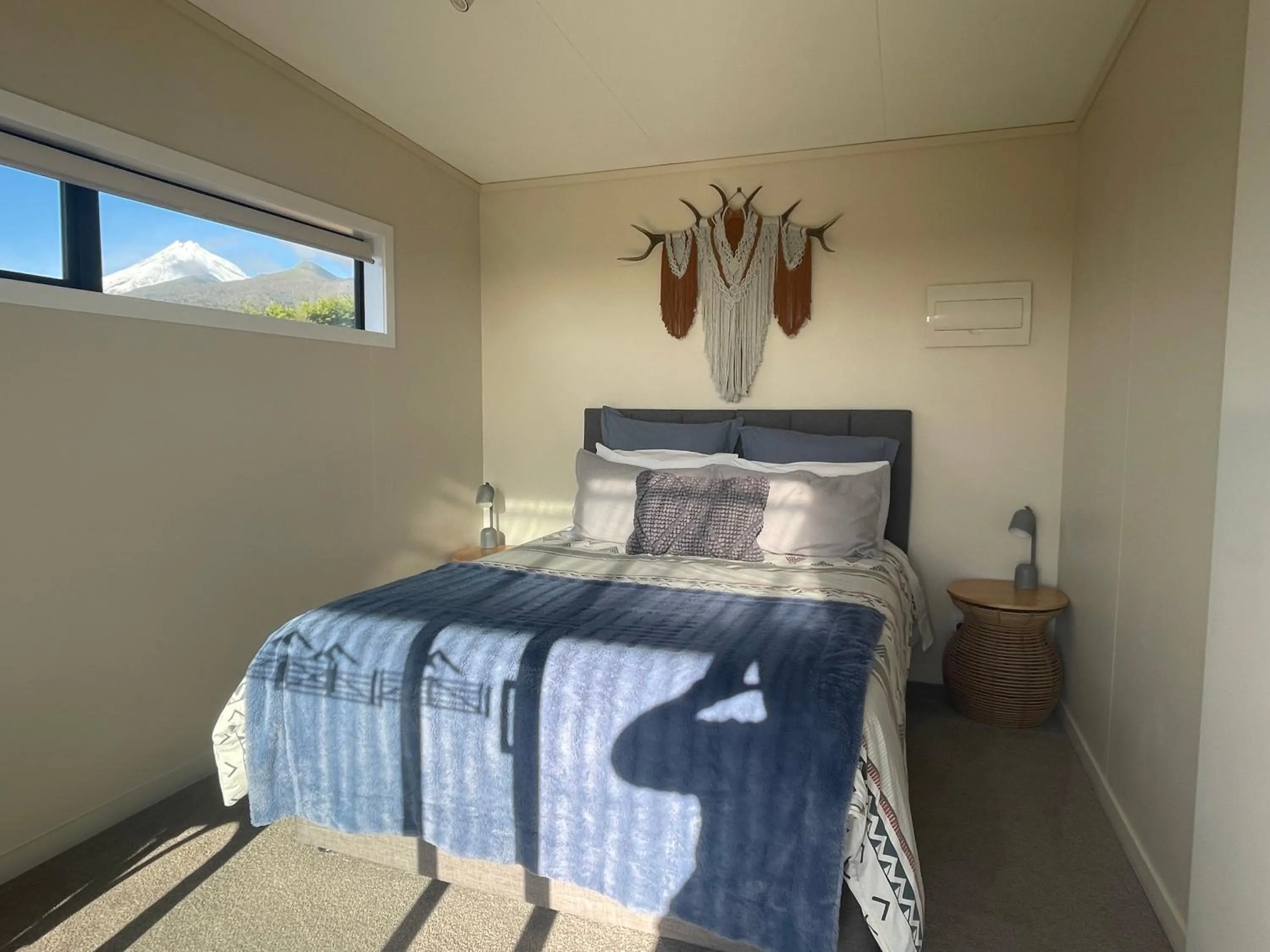Bed in Mangorei Heights - New Plymouth