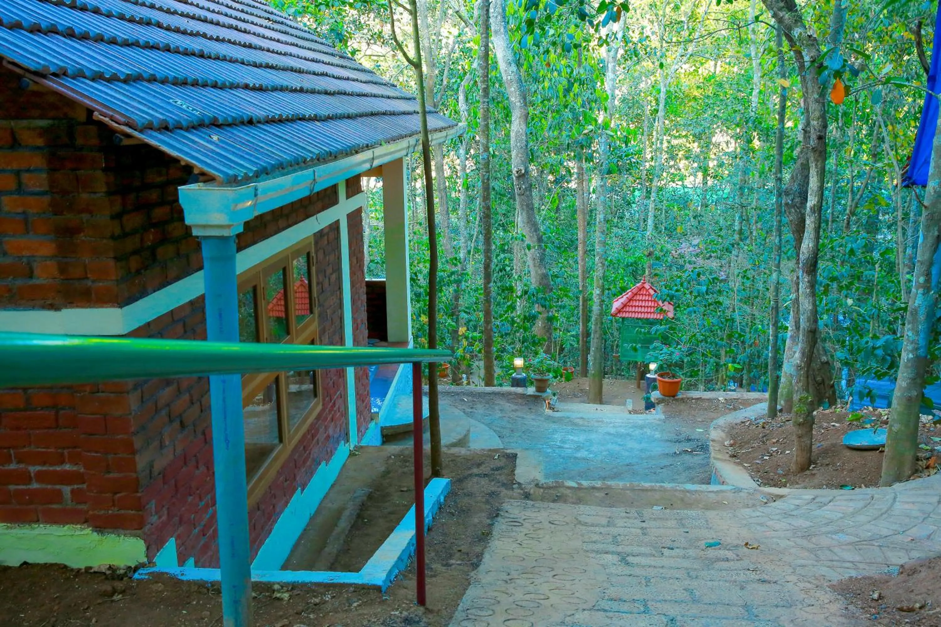 Day in Snow Hills Nature Resort, Thekkady