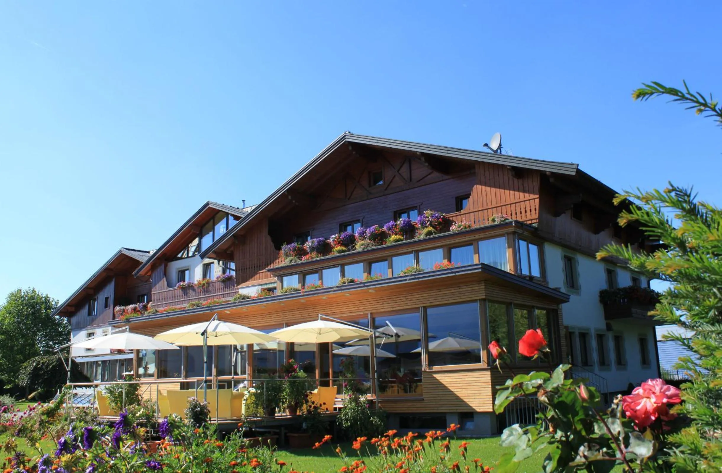 Facade/entrance in Airporthotel Salzburg - Hotel am Salzburg Airport
