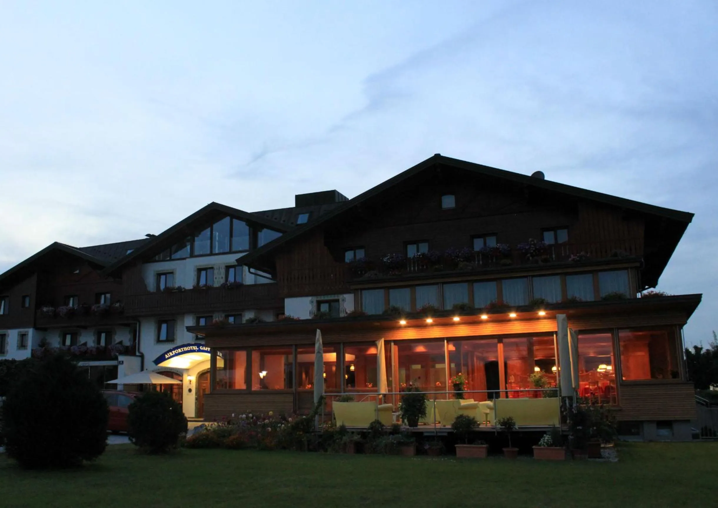 Facade/entrance in Airporthotel Salzburg - Hotel am Salzburg Airport