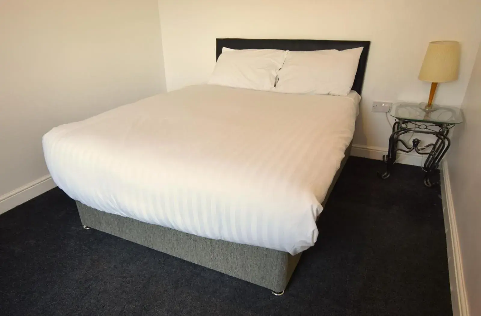 Double Room with Shared Bathroom in OYO Victoria Apartments Double Room with Shared Bathroom in OYO Victoria Apartments