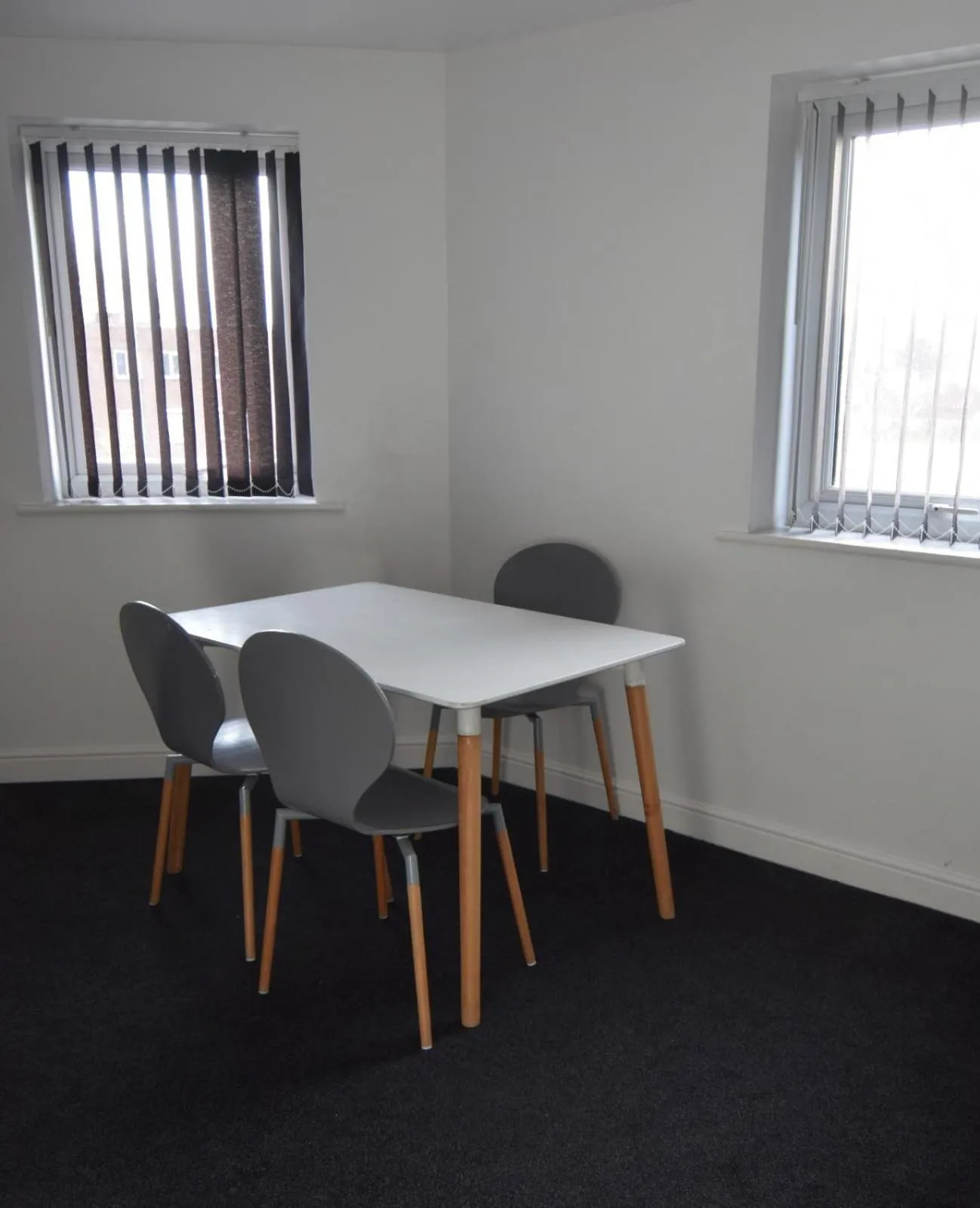 Dining area in OYO Victoria Apartments