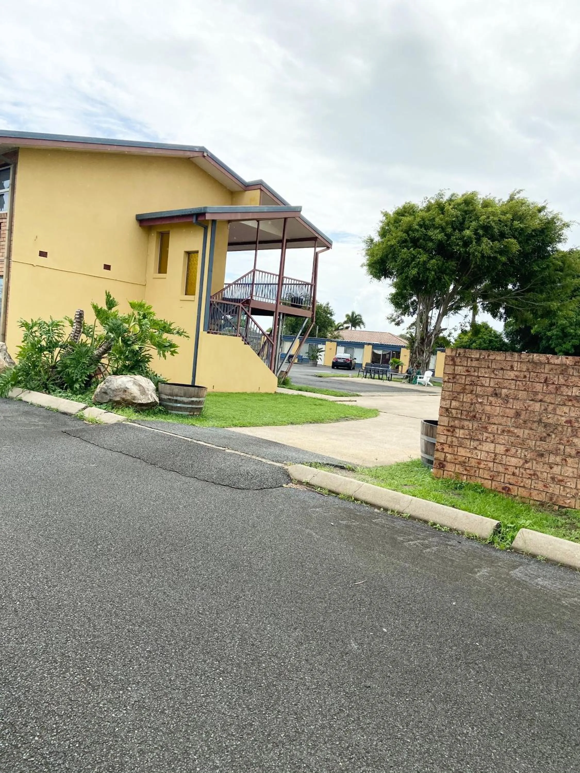 Property building in PROSERPINE MOTOR LODGE