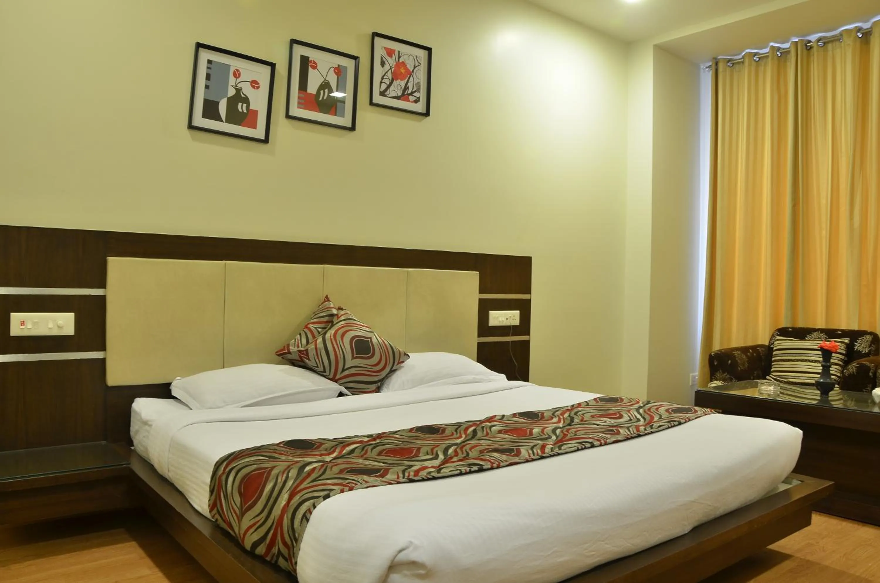 View (from property/room), Bed in Best Western Swing High Katra