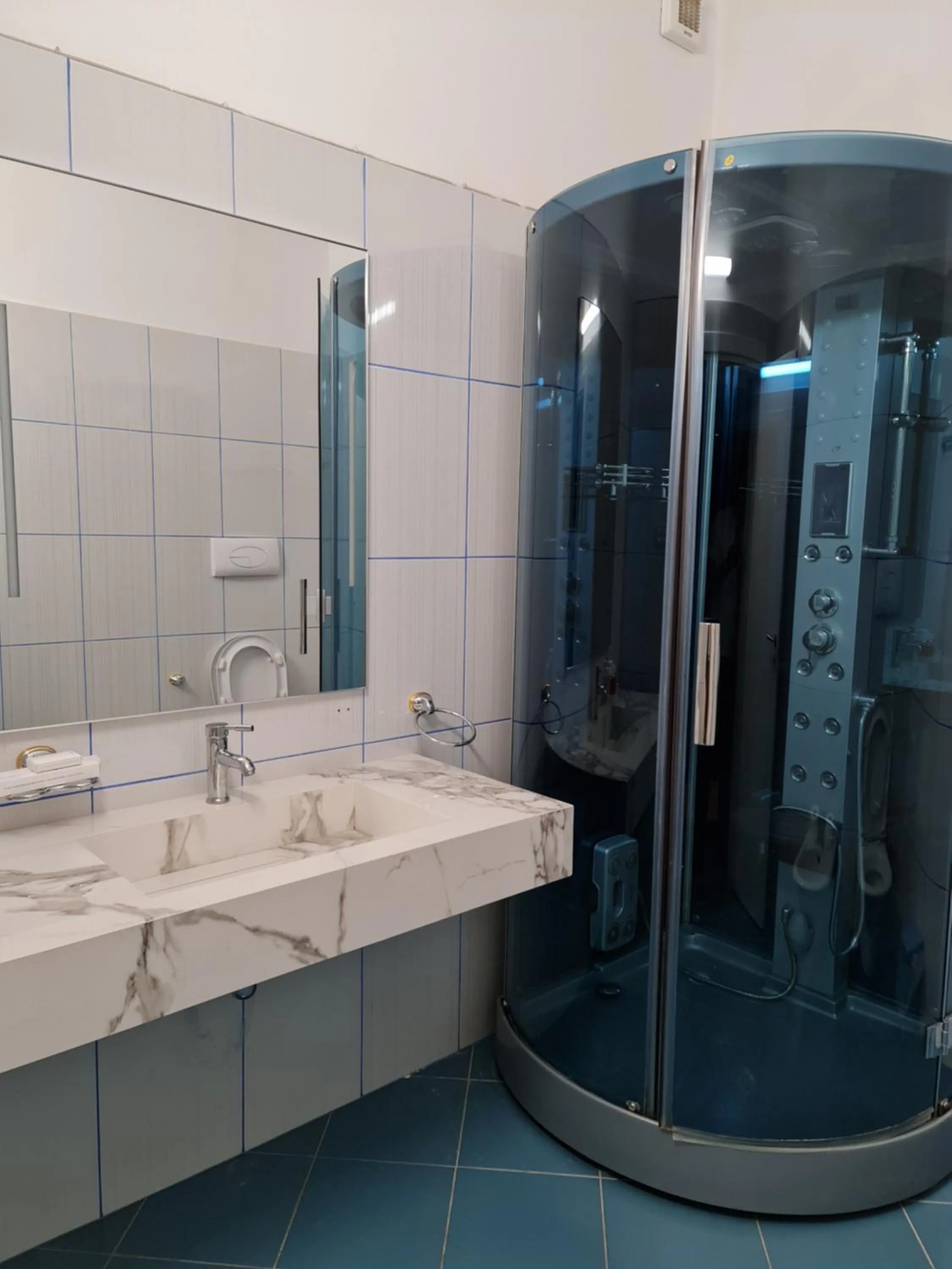 Shower in Regina Garden Vlore