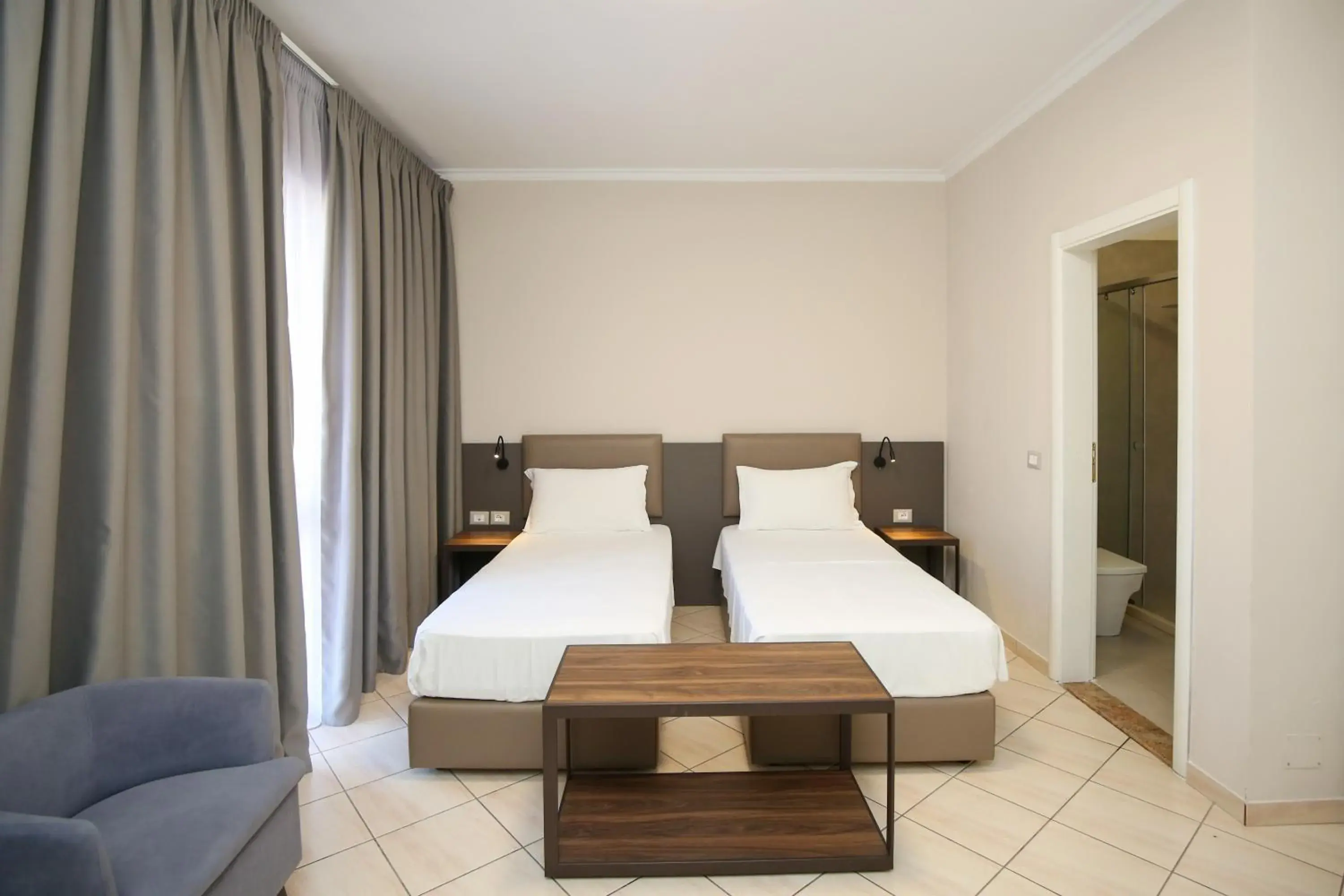 Deluxe Double or Twin Room with Balcony in Regina Garden Vlore Deluxe Double or Twin Room with Balcony in Regina Garden Vlore