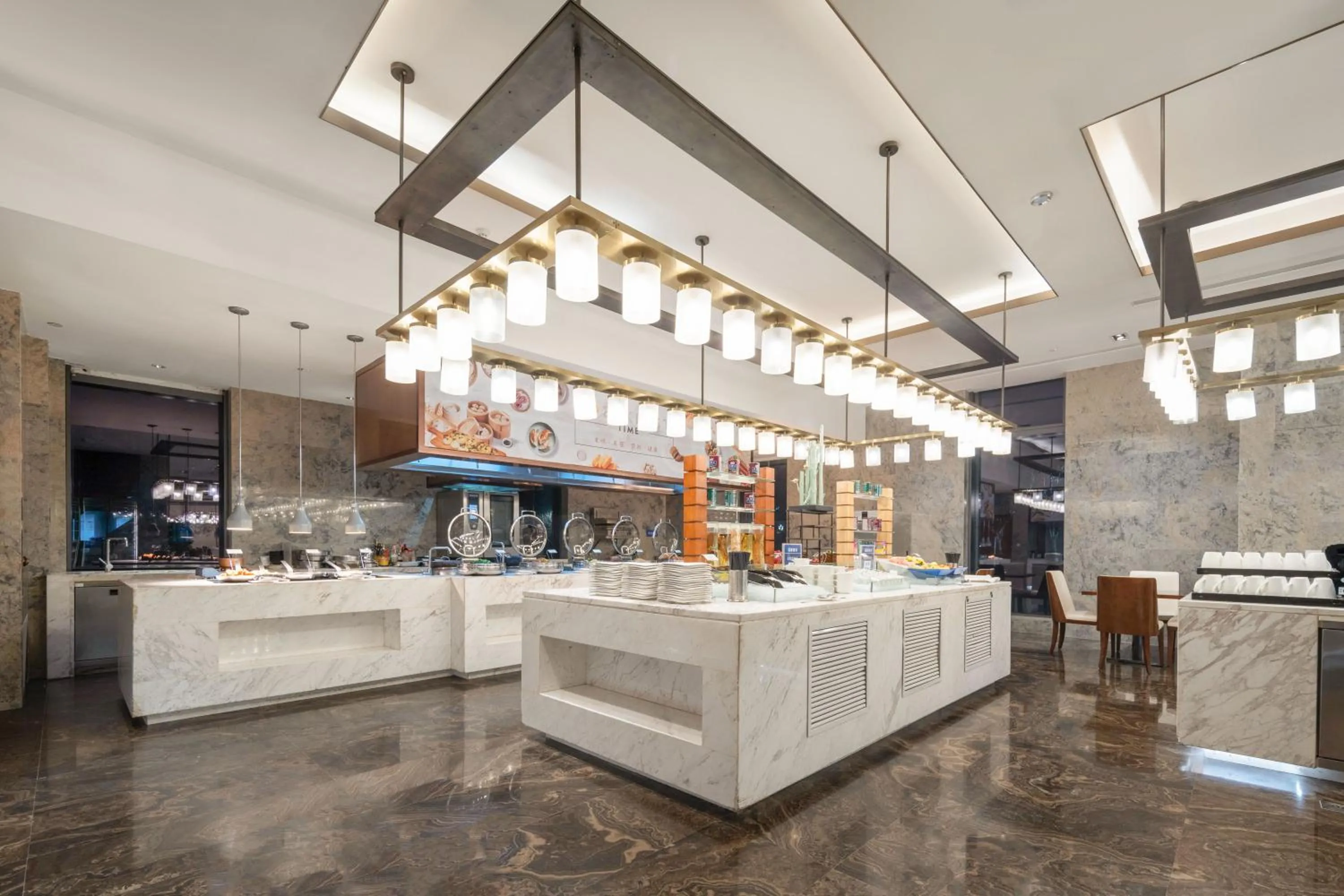 Buffet breakfast in Optical Valley Convention Hotel
