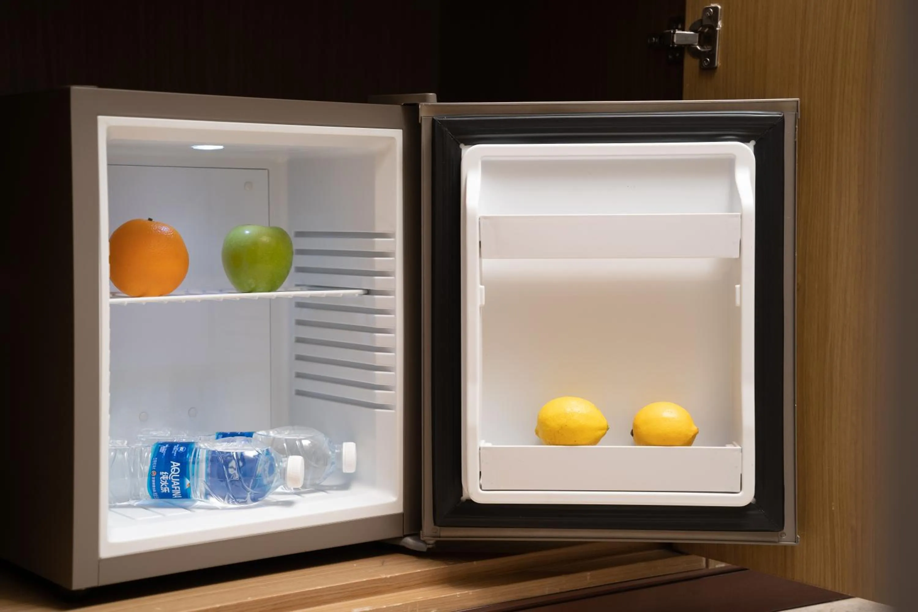 minibar in Optical Valley Convention Hotel