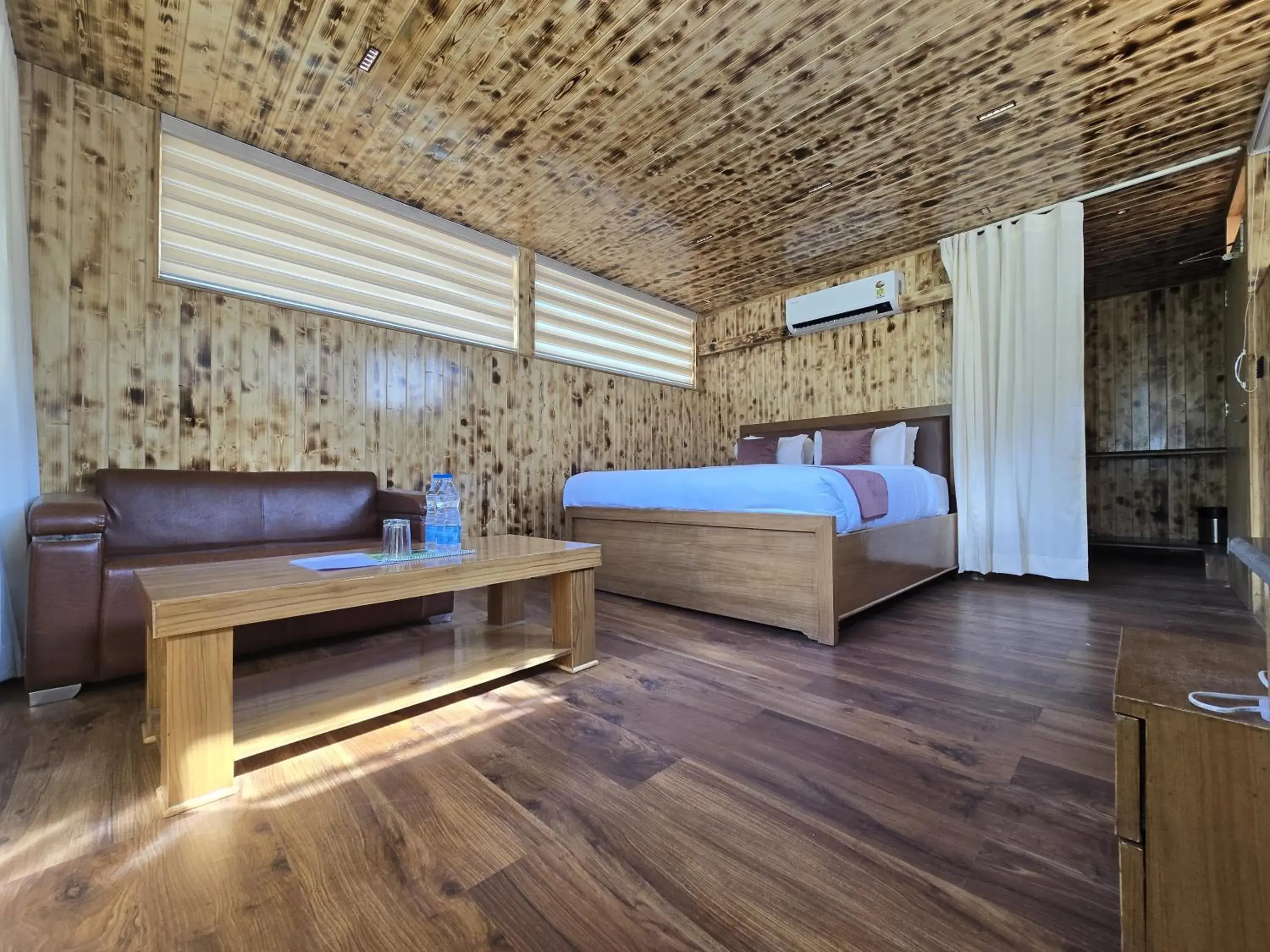 Standard King Room in The Hillside Standard King Room in The Hillside