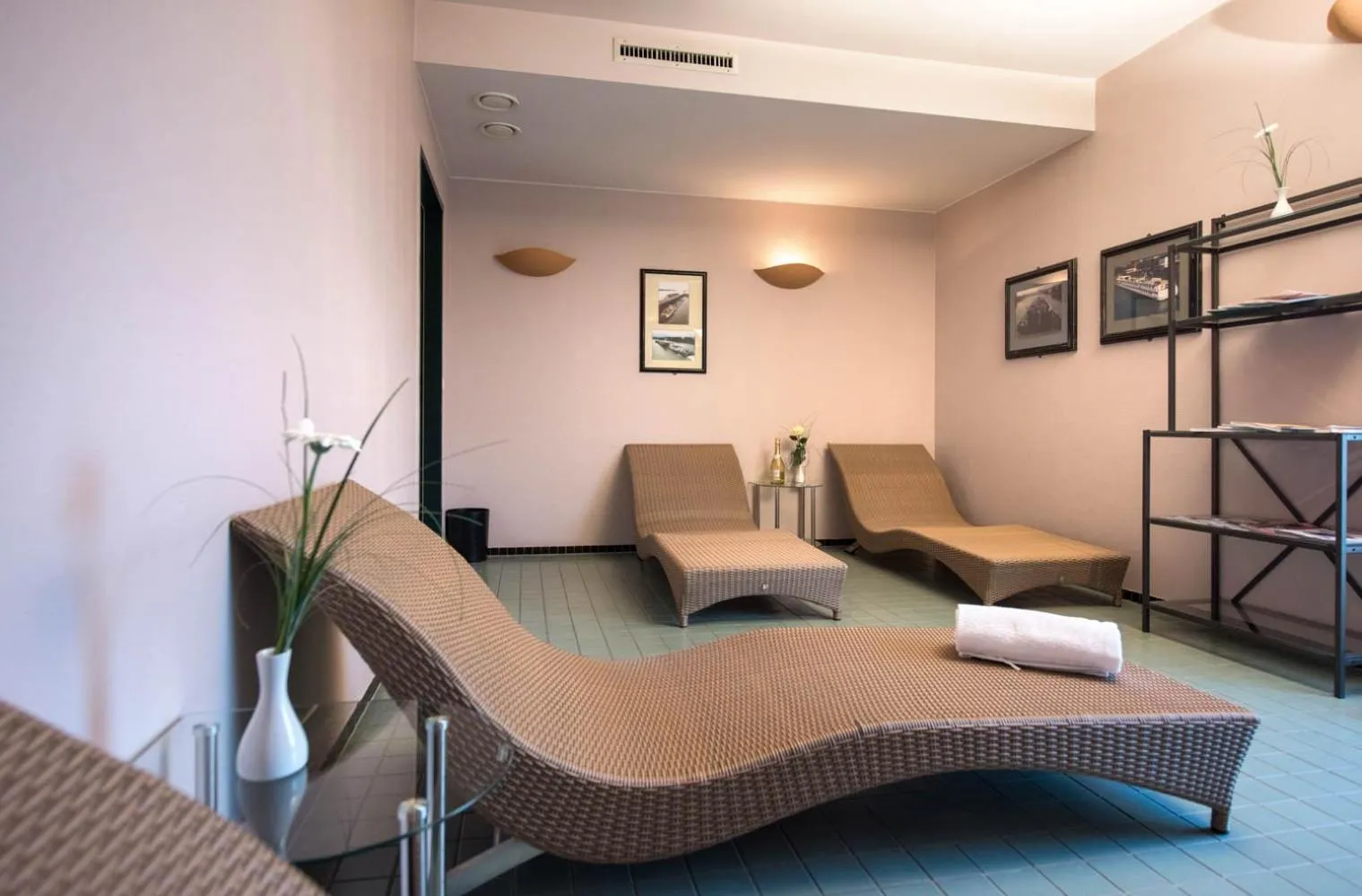 Spa and wellness centre/facilities in Trans World Hotel Donauwelle