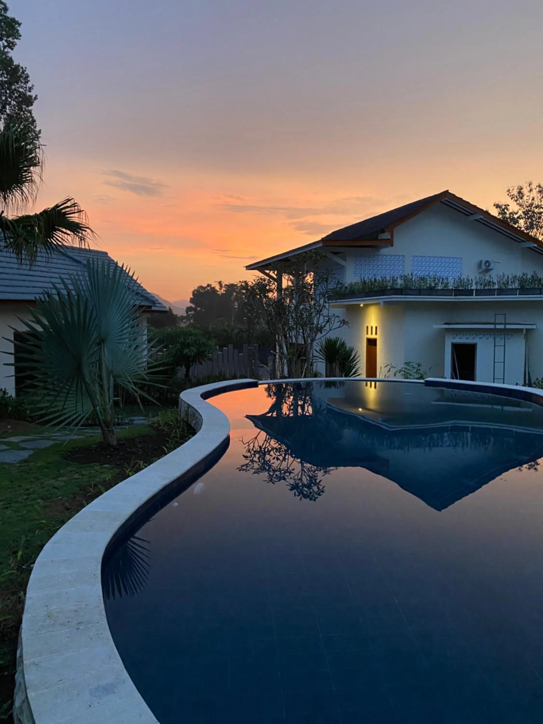 Property building in Artha Cottages