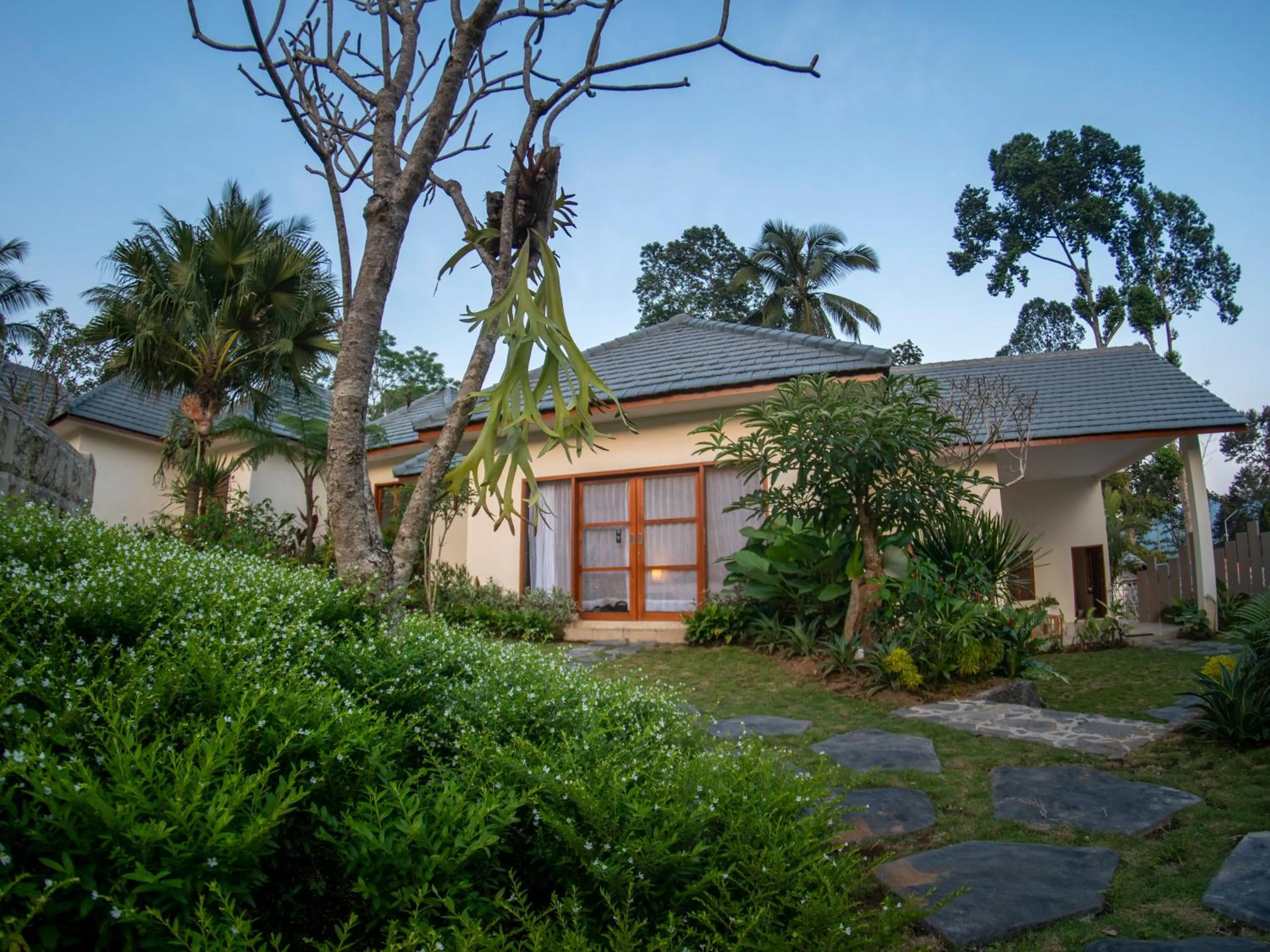 Property building in Artha Cottages