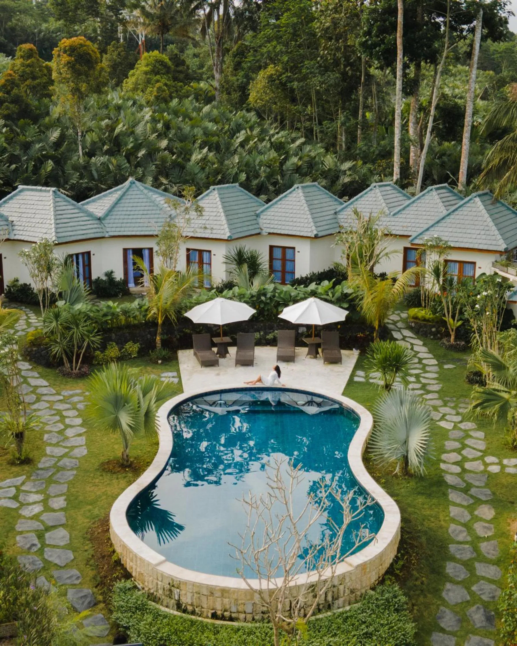 Property building in Artha Cottages