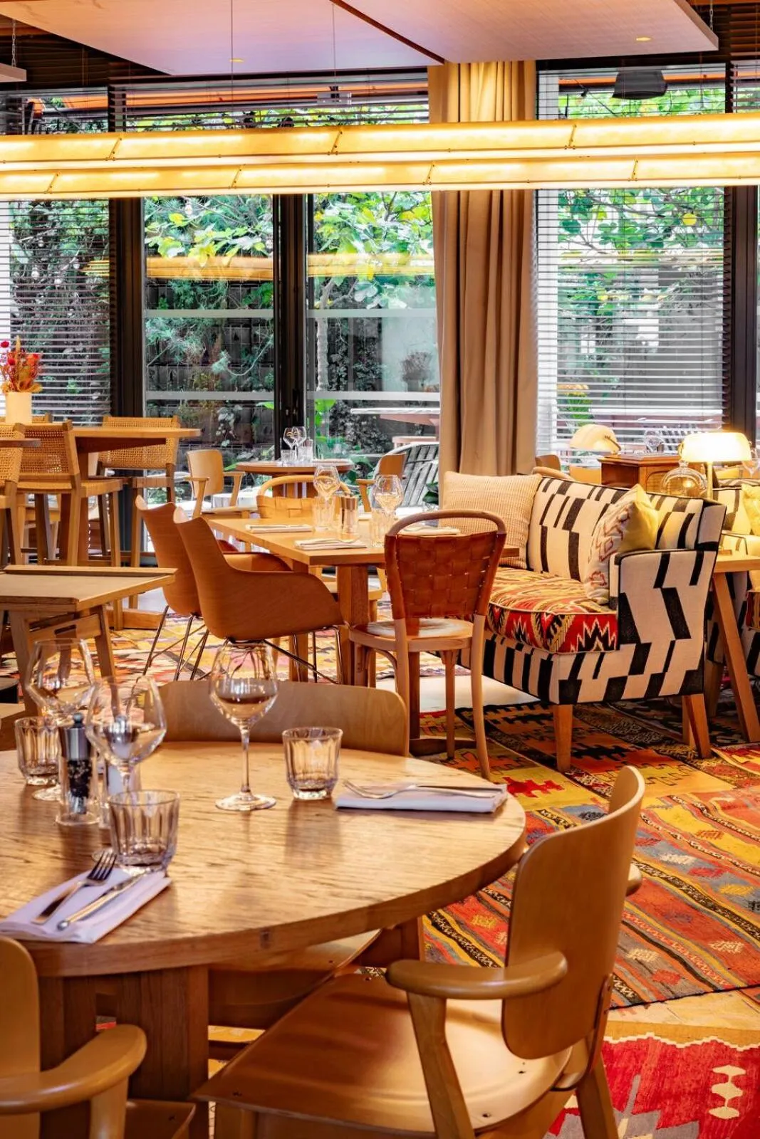 Restaurant/places to eat in Villa M