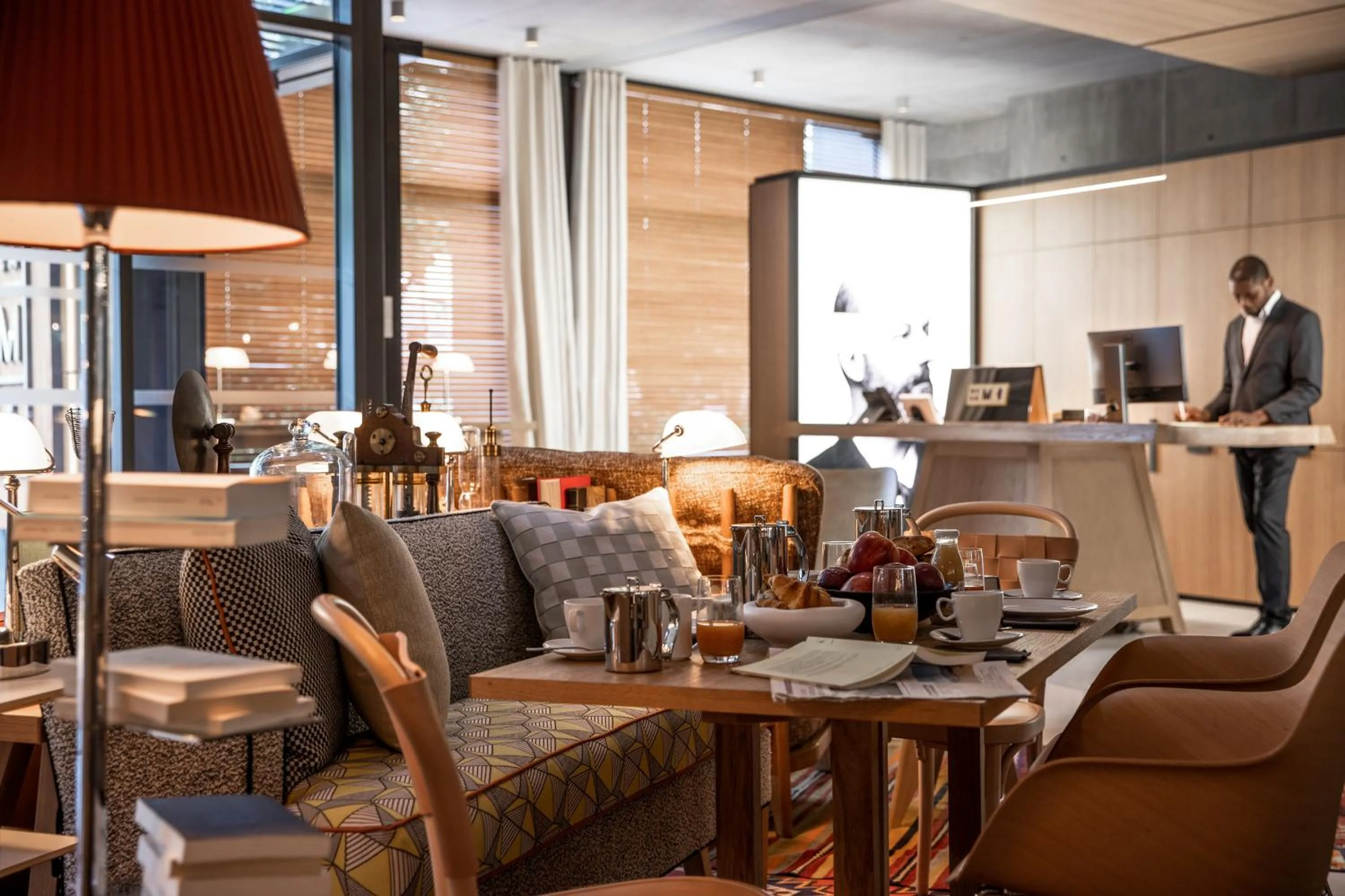 Restaurant/places to eat in Villa M