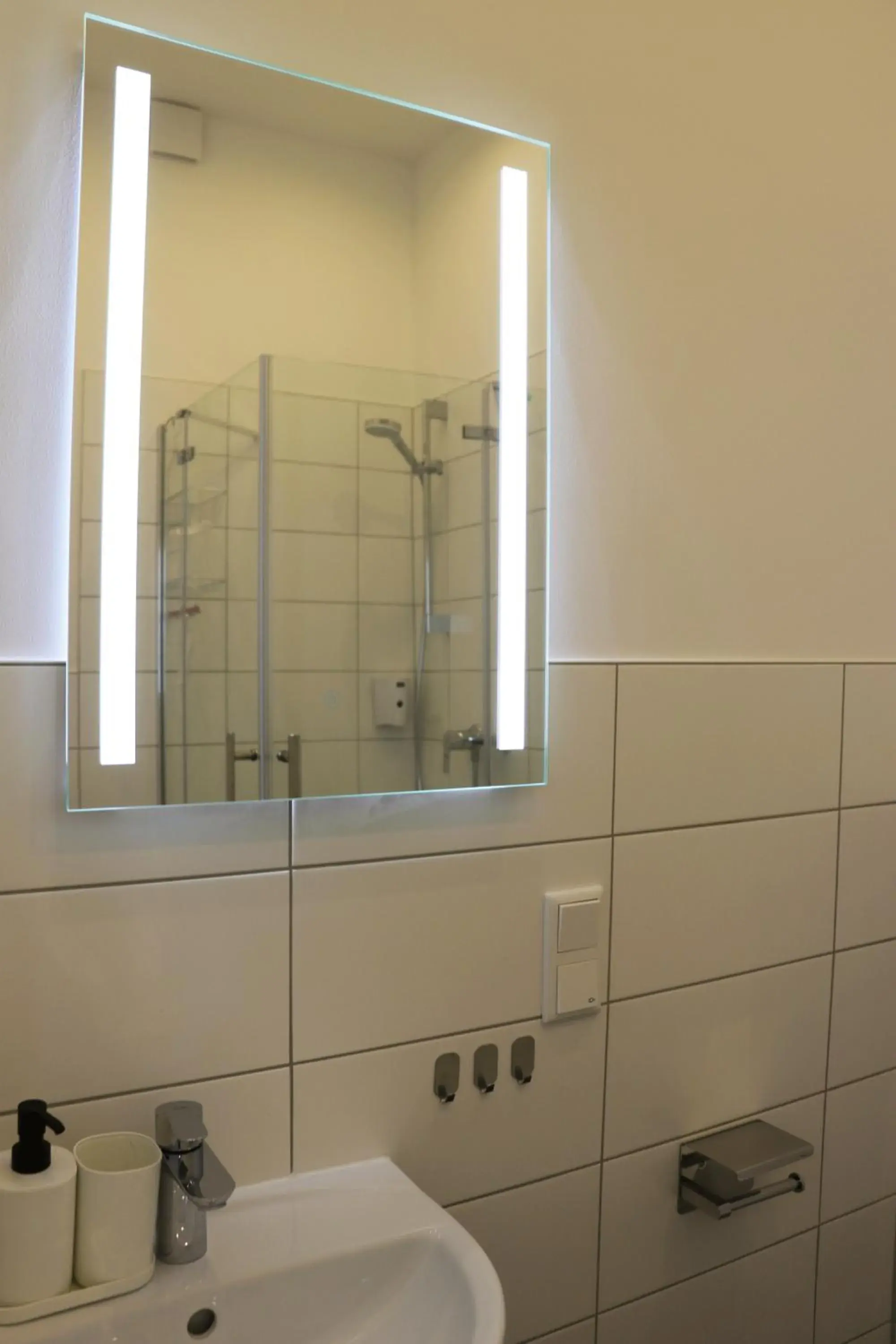 Twin Room with Private Bathroom in Schlafkonzept Hannover Twin Room with Private Bathroom in Schlafkonzept Hannover