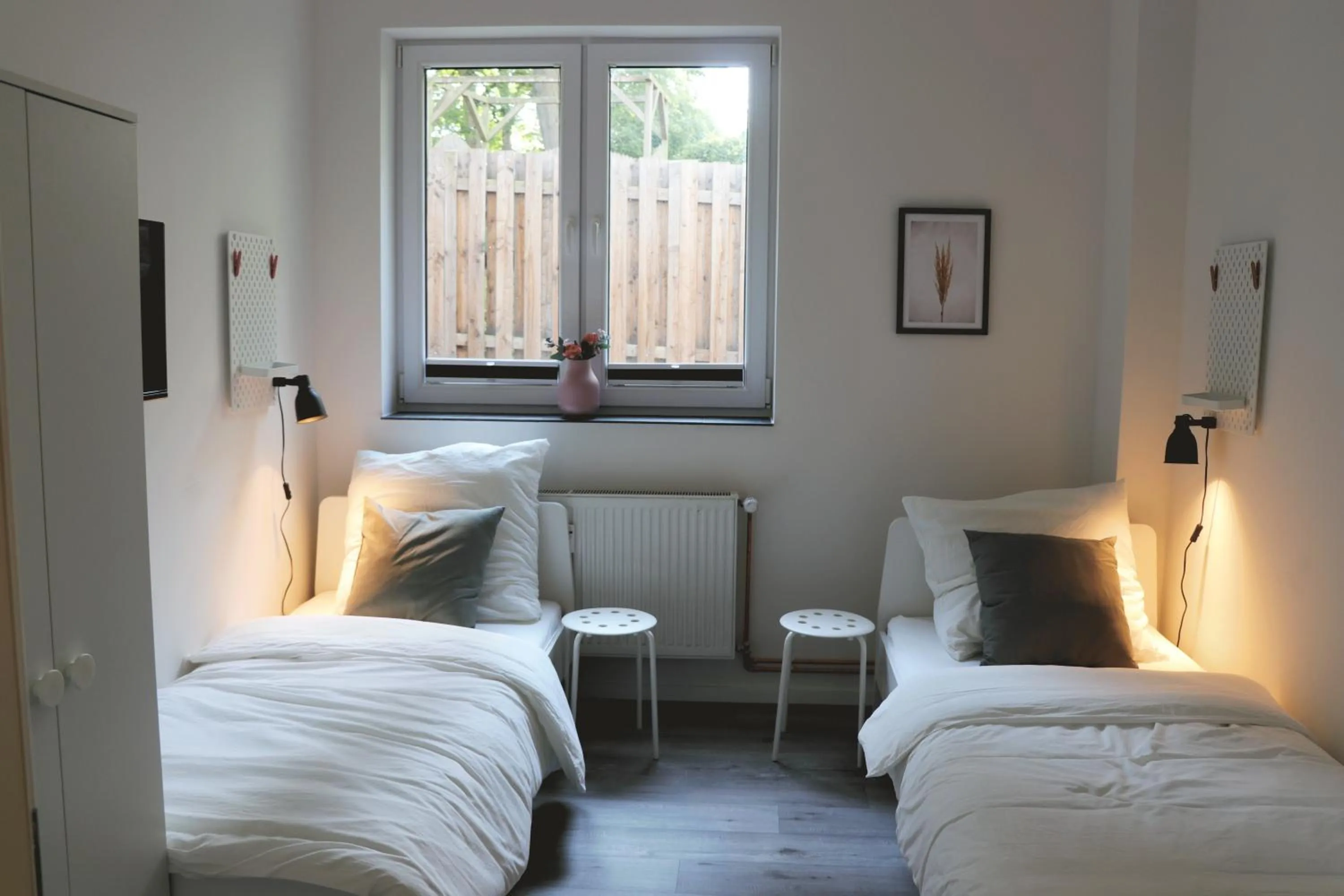 Photo of the whole room, Bed in Schlafkonzept Hannover