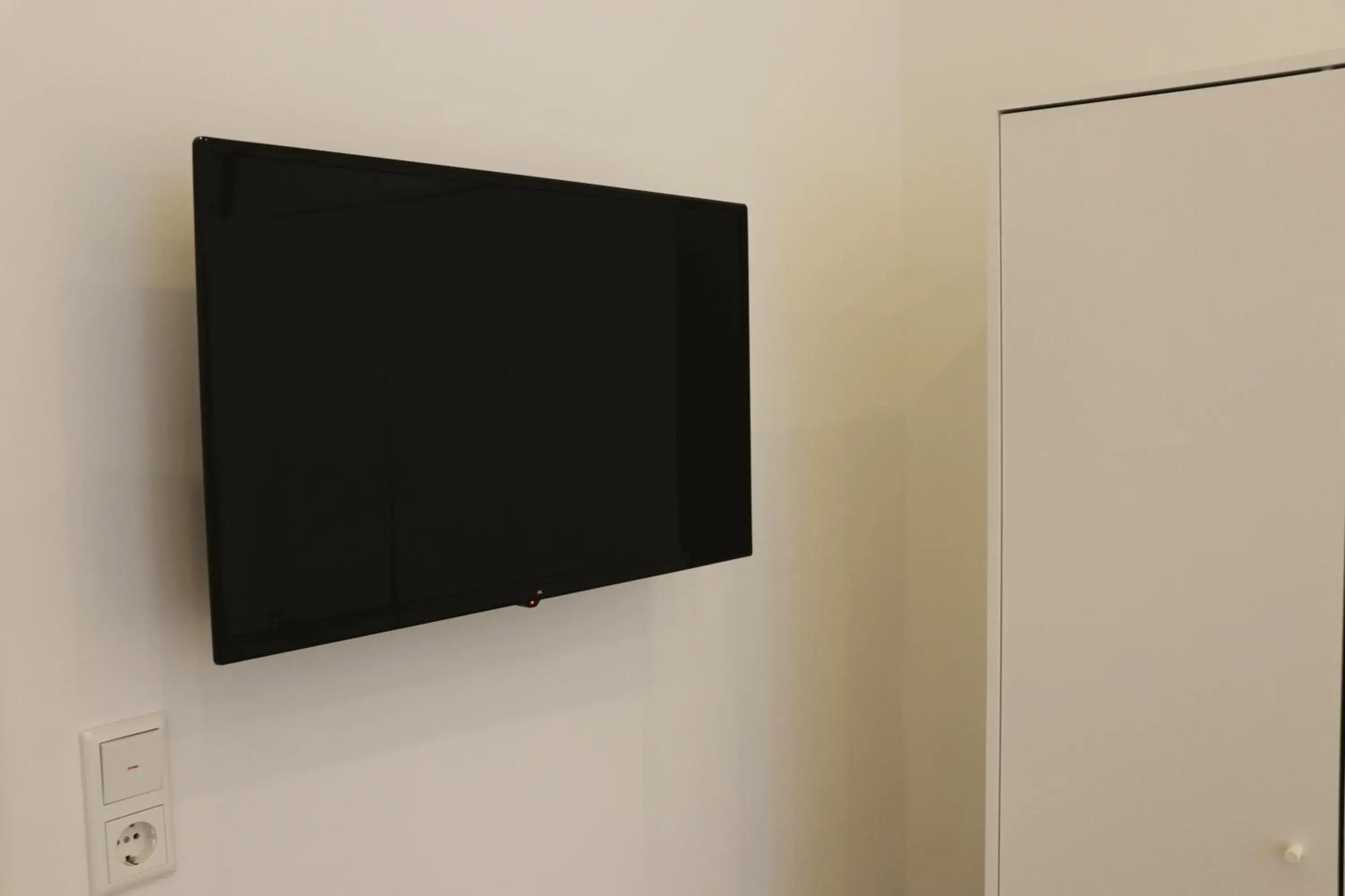 Triple Room with Private Bathroom in Schlafkonzept Hannover Triple Room with Private Bathroom in Schlafkonzept Hannover