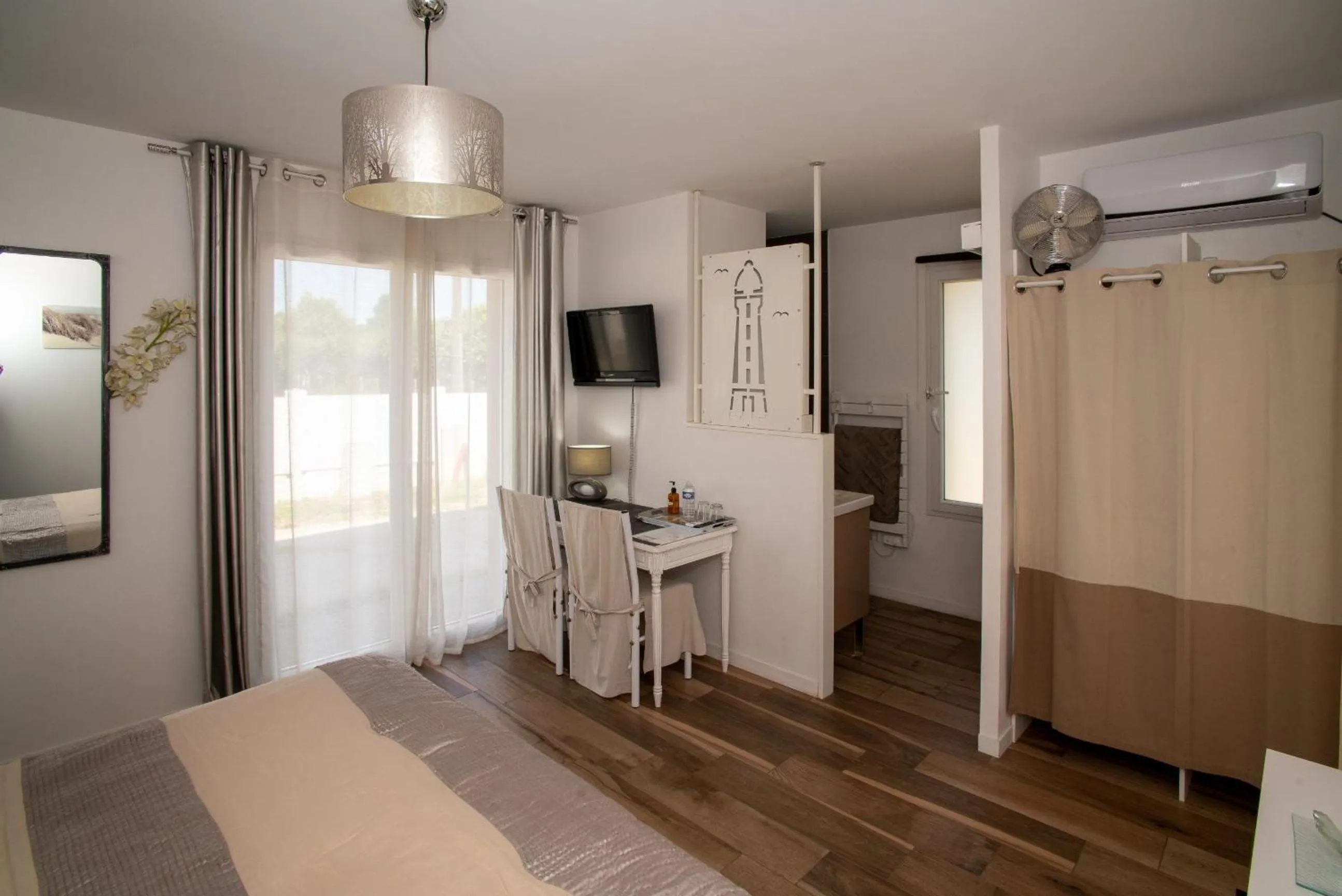 Photo of the whole room in Maison Lucilda