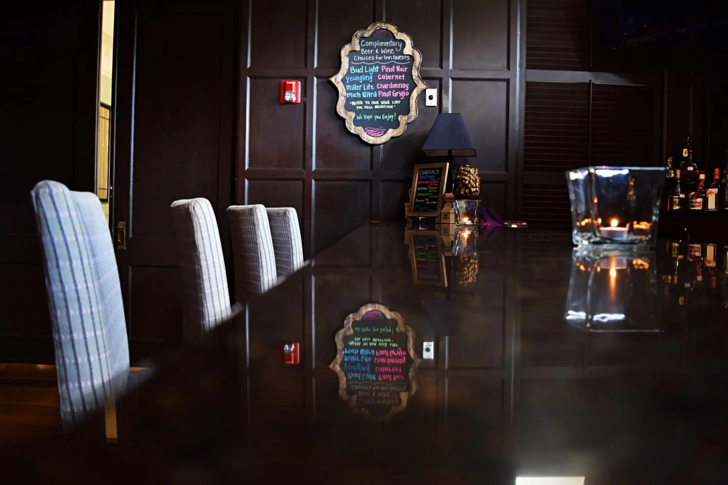 Lounge or bar in JH Adams Inn, Trademark Collection by Wyndham Lounge or bar in JH Adams Inn, Trademark Collection by Wyndham