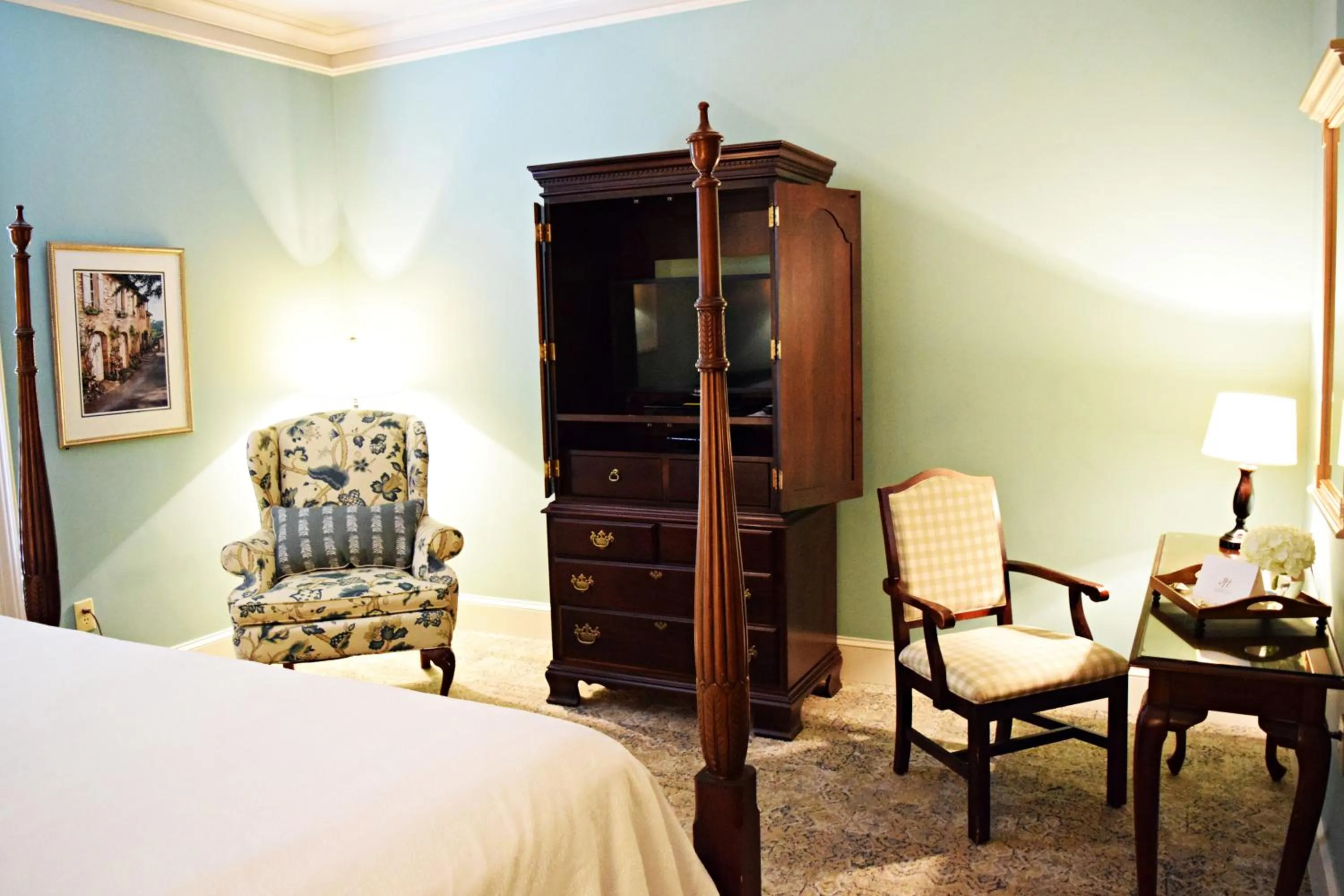 Seating area, Bed in JH Adams Inn, Trademark Collection by Wyndham