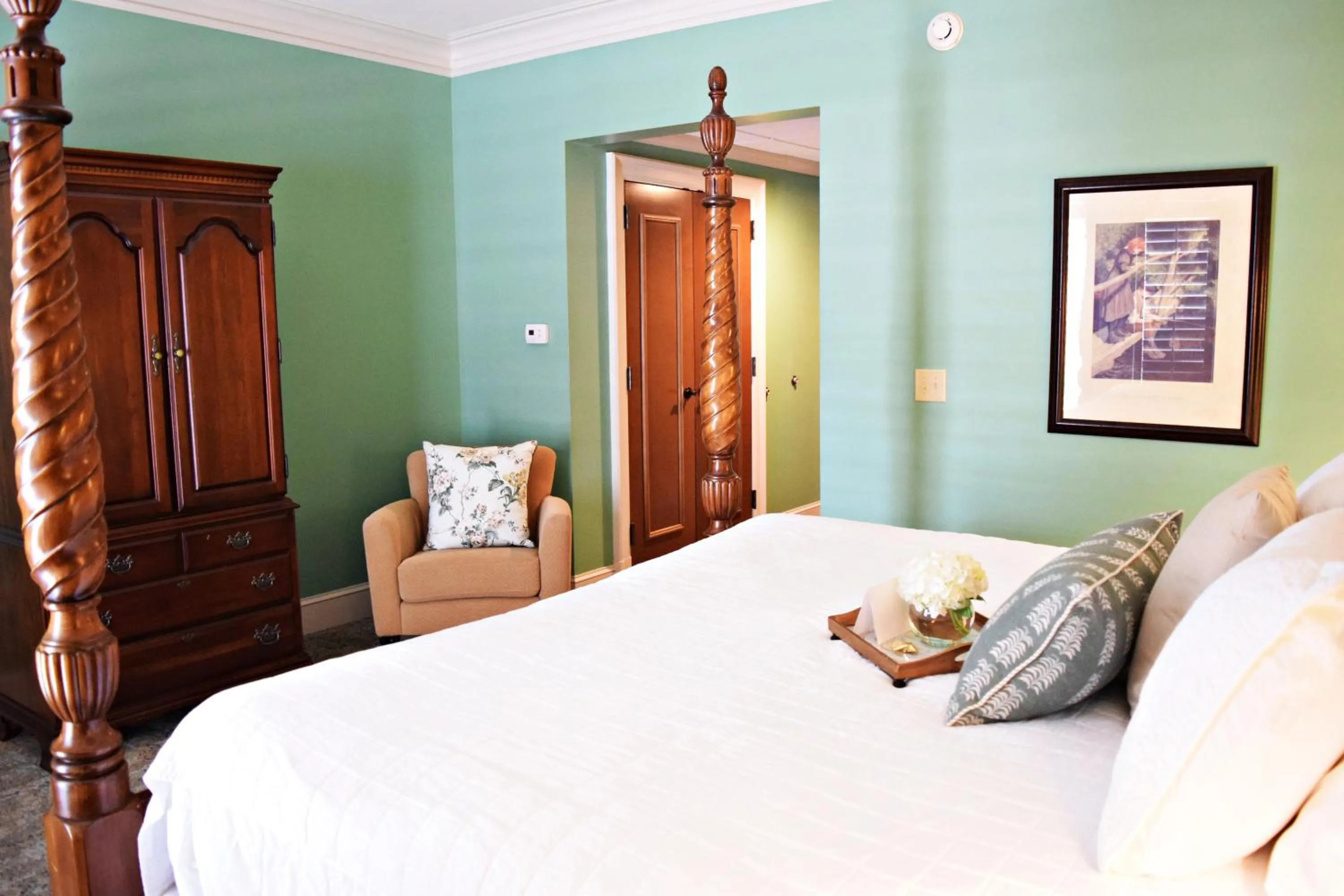 Bedroom, Bed in JH Adams Inn, Trademark Collection by Wyndham