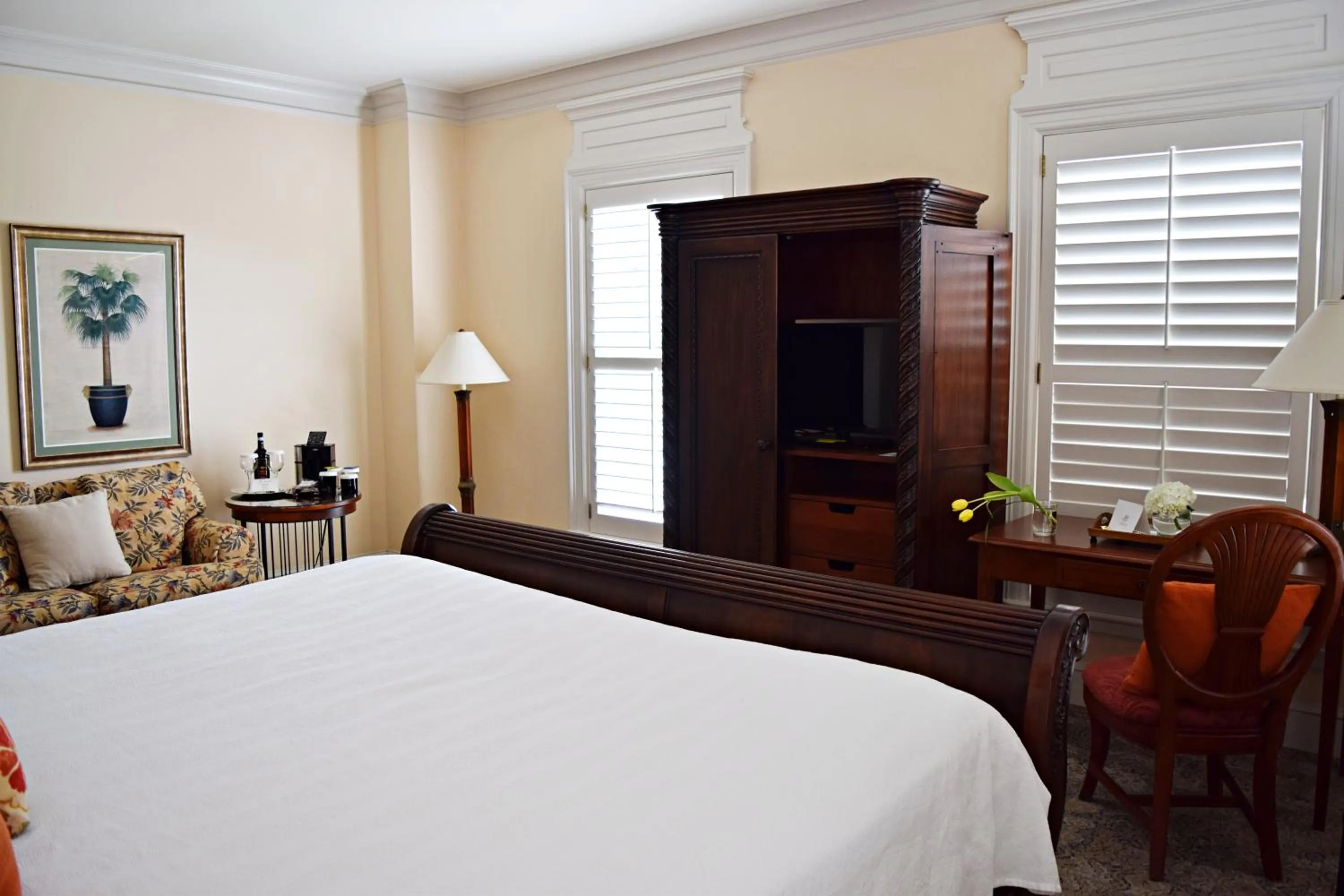 Seating area, Bed in JH Adams Inn, Trademark Collection by Wyndham