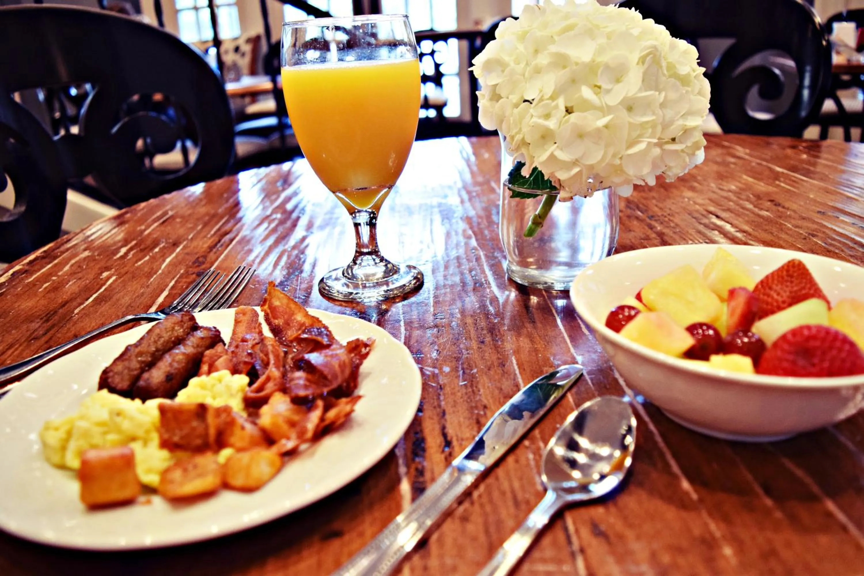 Food and drinks in JH Adams Inn, Trademark Collection by Wyndham